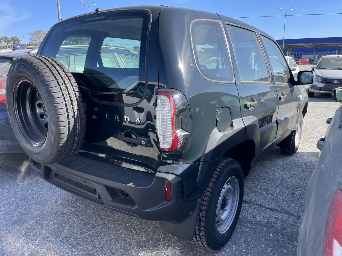 LADA Niva Travel I Рестайлинг, Темно-зеленый "Несси 2", 1369000 рублей, вид 5