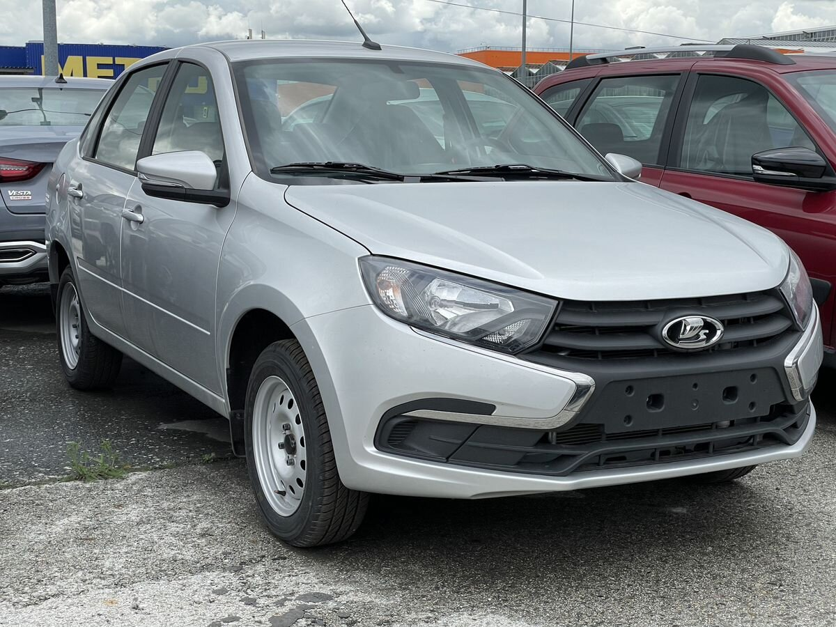 LADA Granta седан I Рестайлинг, Серебристый "Платина" металлик, 790400 рублей, вид 4