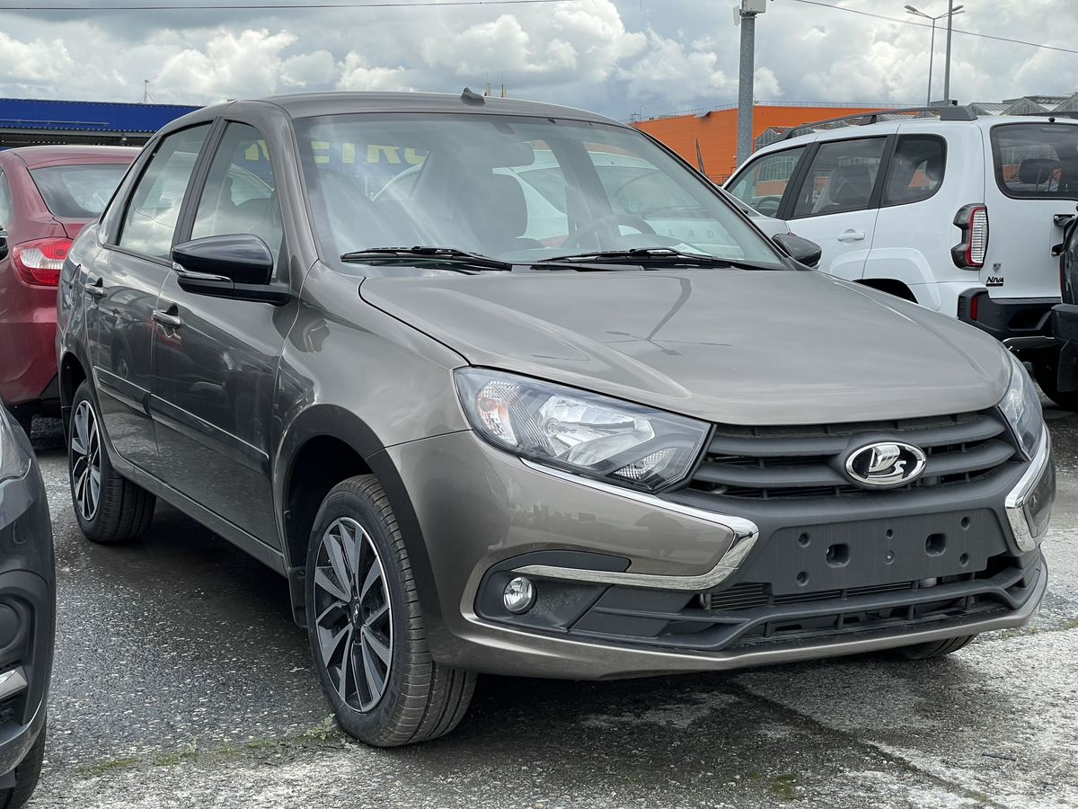 LADA Granta седан I Рестайлинг, Золотисто-коричневый "Кориандр" металлик, 904000 рублей, вид 4