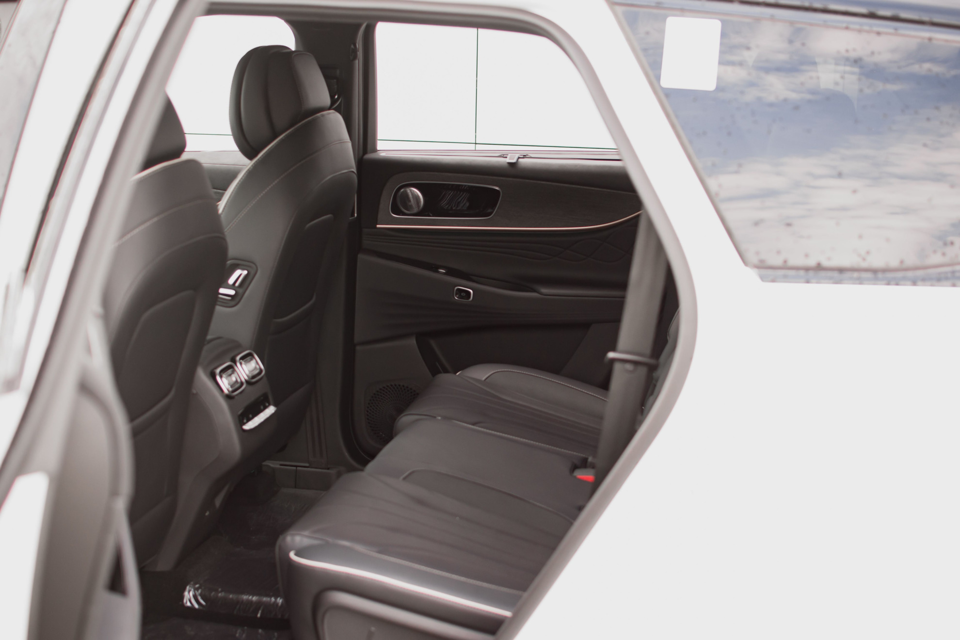 Jaecoo J8 I, Белый с чёрной крышей, 3450500 рублей, вид 20
