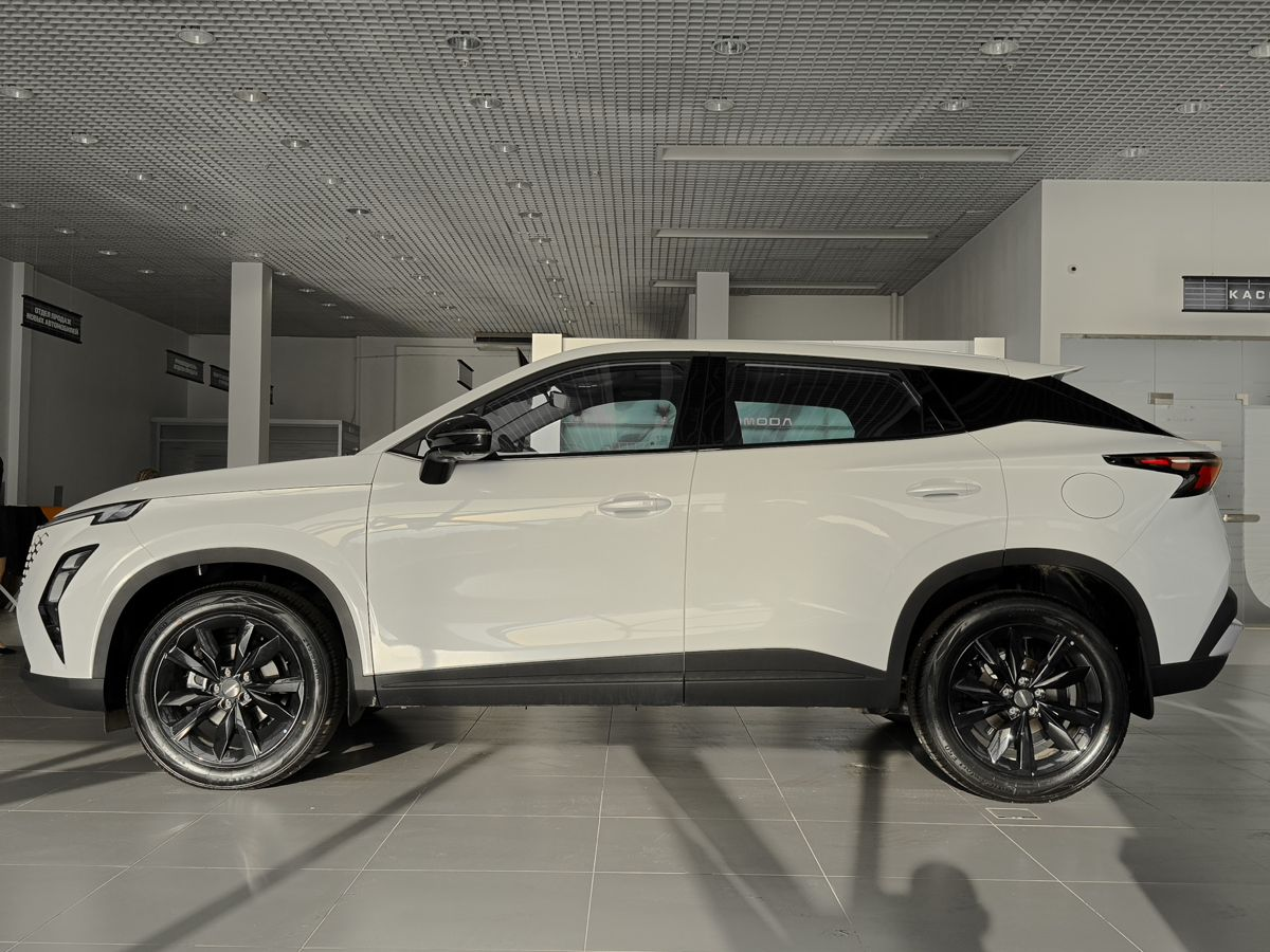 OMODA C5 I Рестайлинг, Белый, 2300000 рублей, вид 4