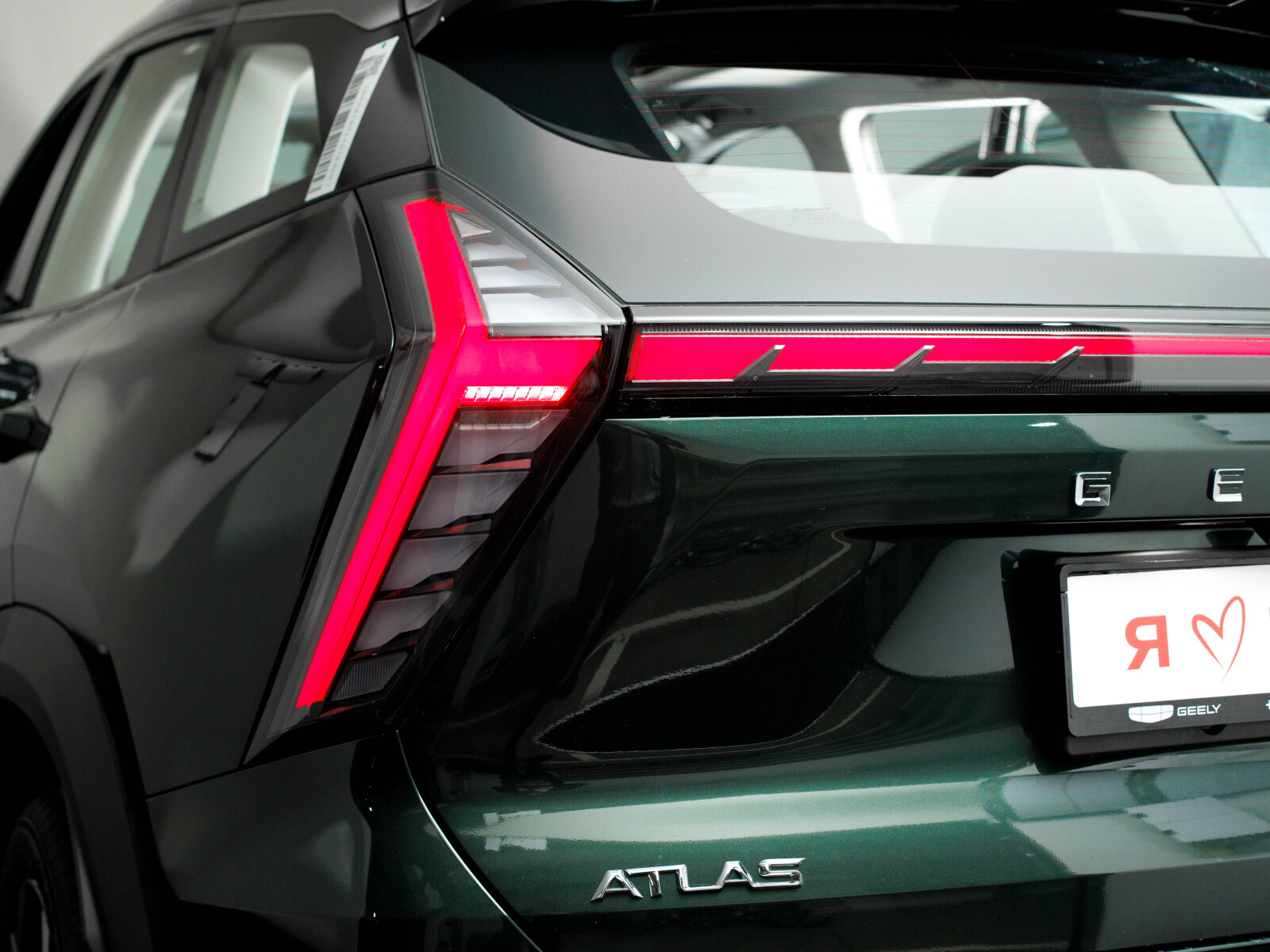 Geely Atlas II, Racing Green / Зеленый металлик, 2469990 рублей, вид 3