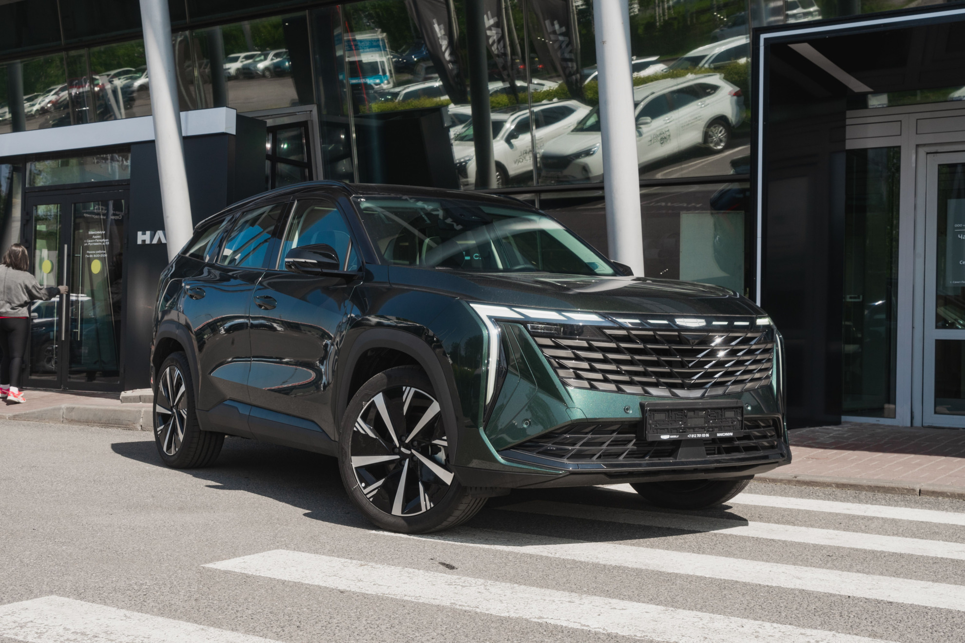 Geely Atlas II, Racing Green / Зеленый металлик, 2658990 рублей, вид 2