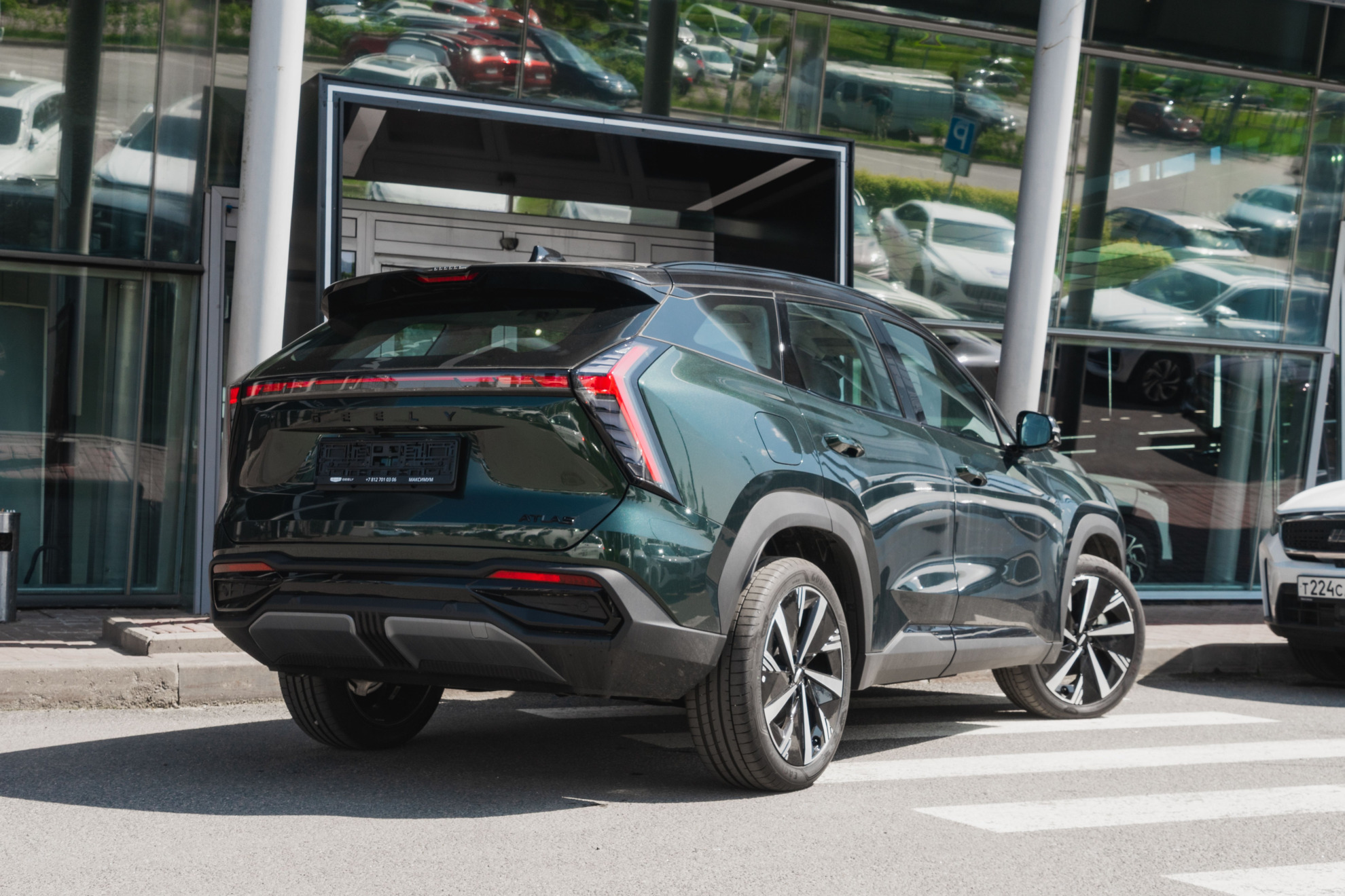 Geely Atlas II, Racing Green / Зеленый металлик, 2658990 рублей, вид 8