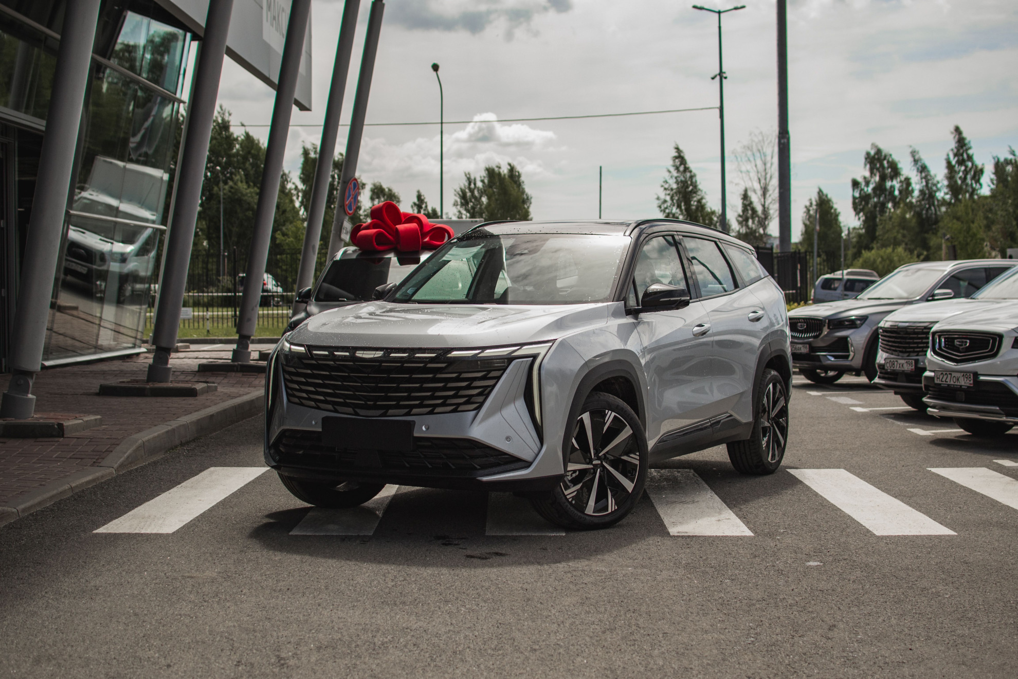 Geely Atlas II, Orion Silver / Серебристый металлик, 2999990 рублей, вид 2