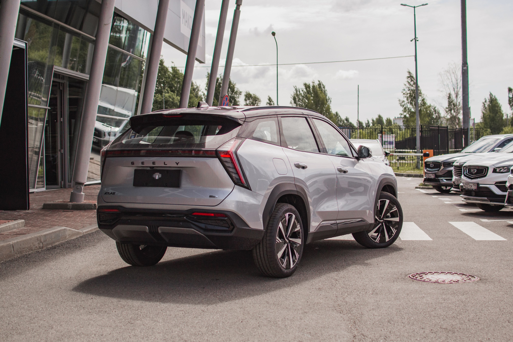 Geely Atlas II, Orion Silver / Серебристый металлик, 2999990 рублей, вид 9