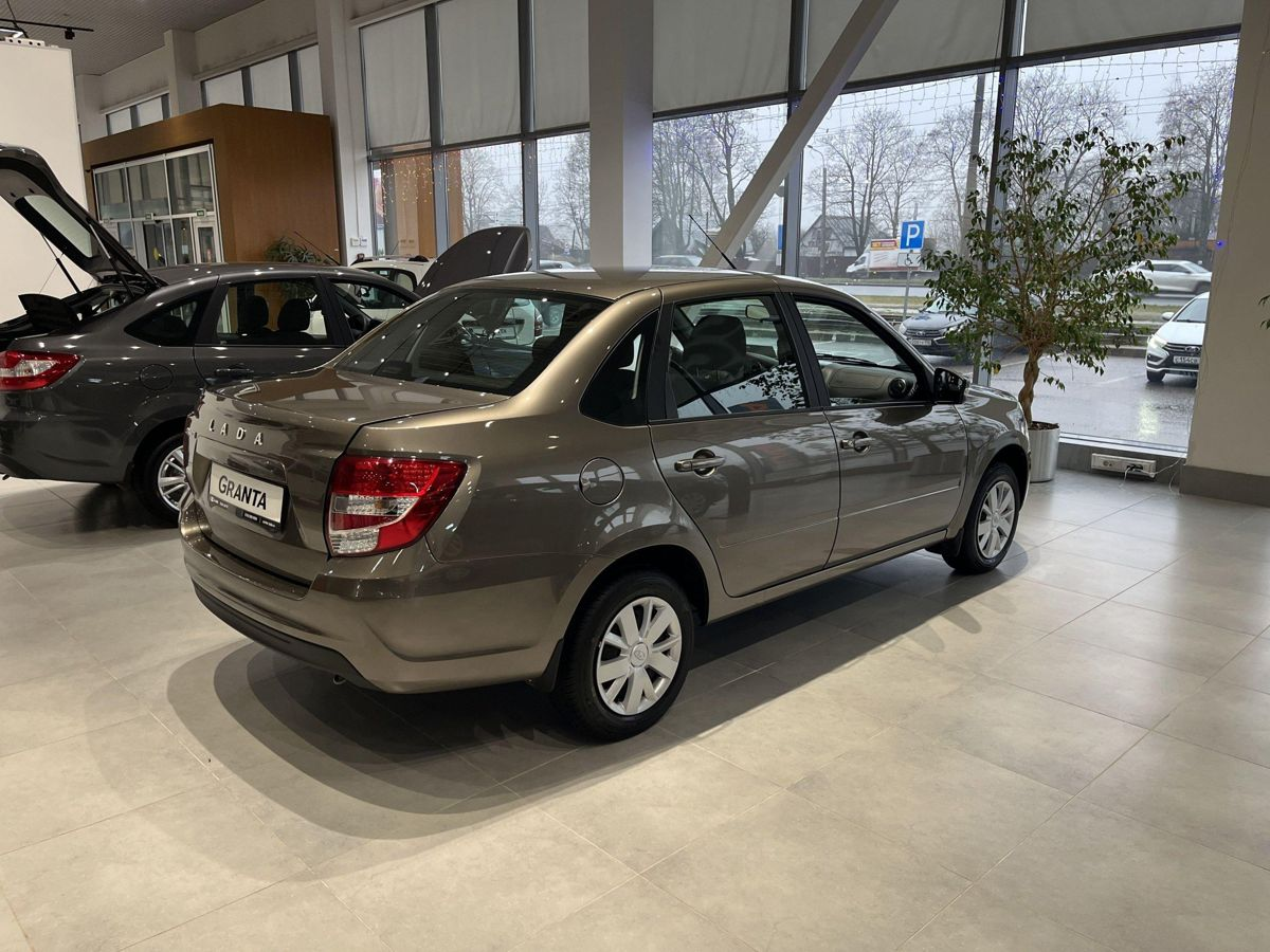 LADA Granta седан I Рестайлинг, Золотисто-коричневый "Кориандр" металлик, 817832 рублей, вид 4