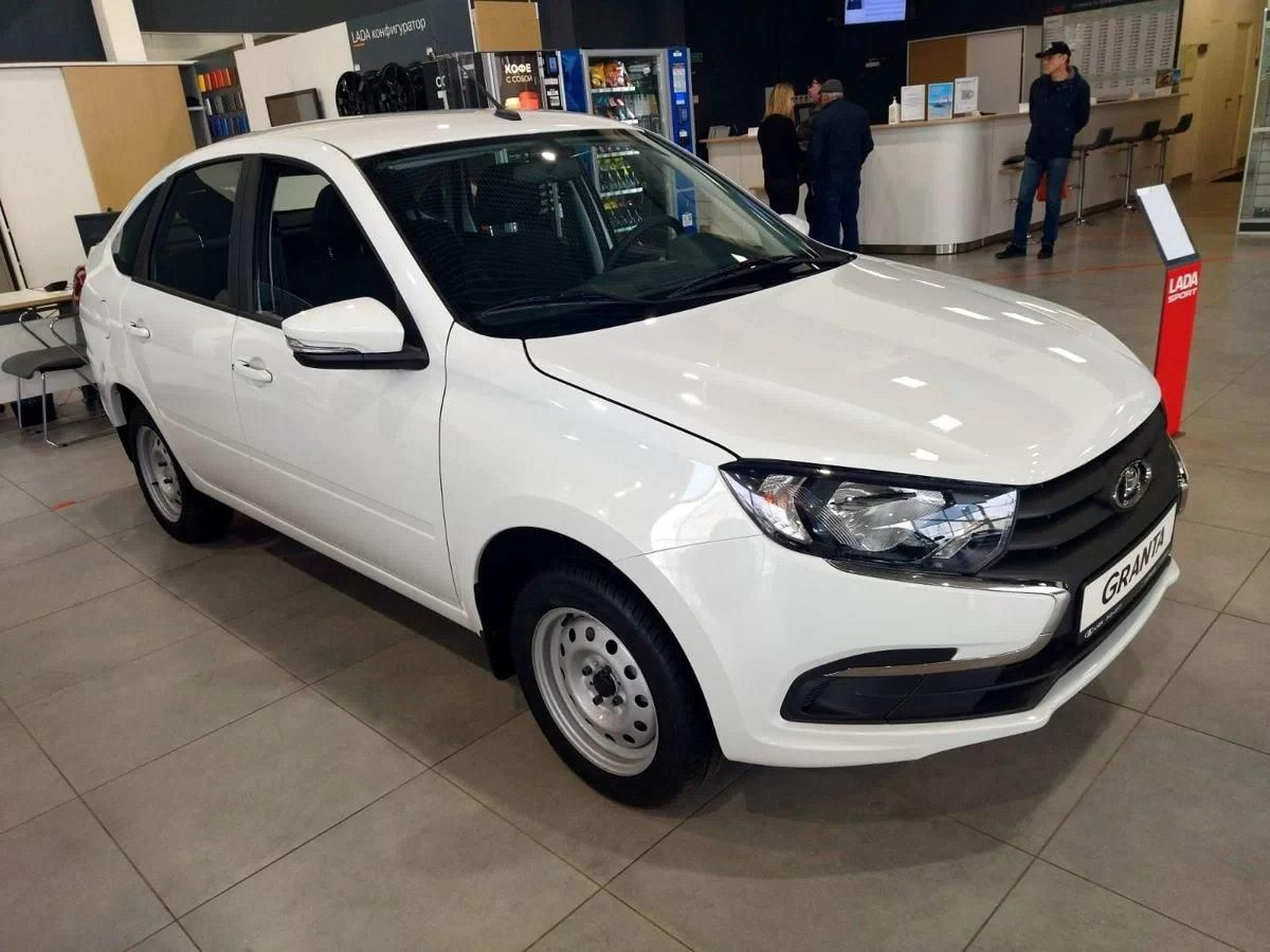 LADA Granta лифтбек I Рестайлинг, Белый "Ледниковый", 825752 рублей, вид 3