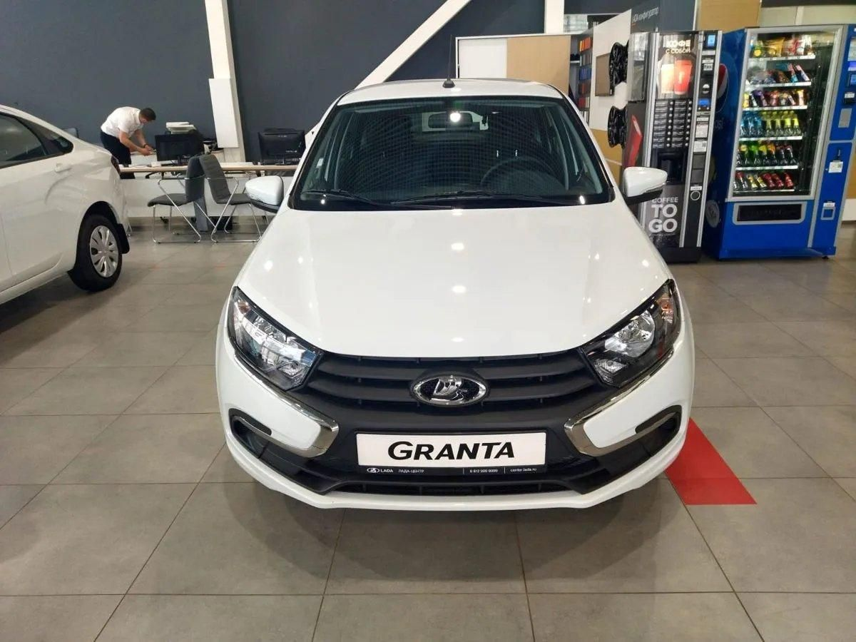 LADA Granta лифтбек I Рестайлинг, Белый "Ледниковый", 825752 рублей, вид 4