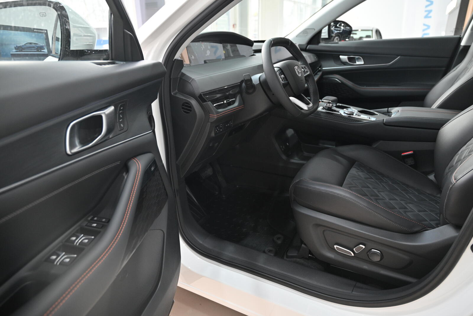 Changan UNI-K I, Перламутровый белый, 3799900 рублей, вид 12