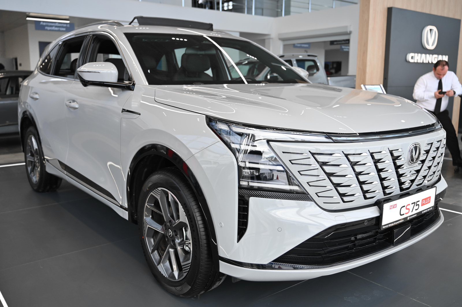 Changan CS75 Plus IV, Горный серый, 3358900 рублей, вид 6