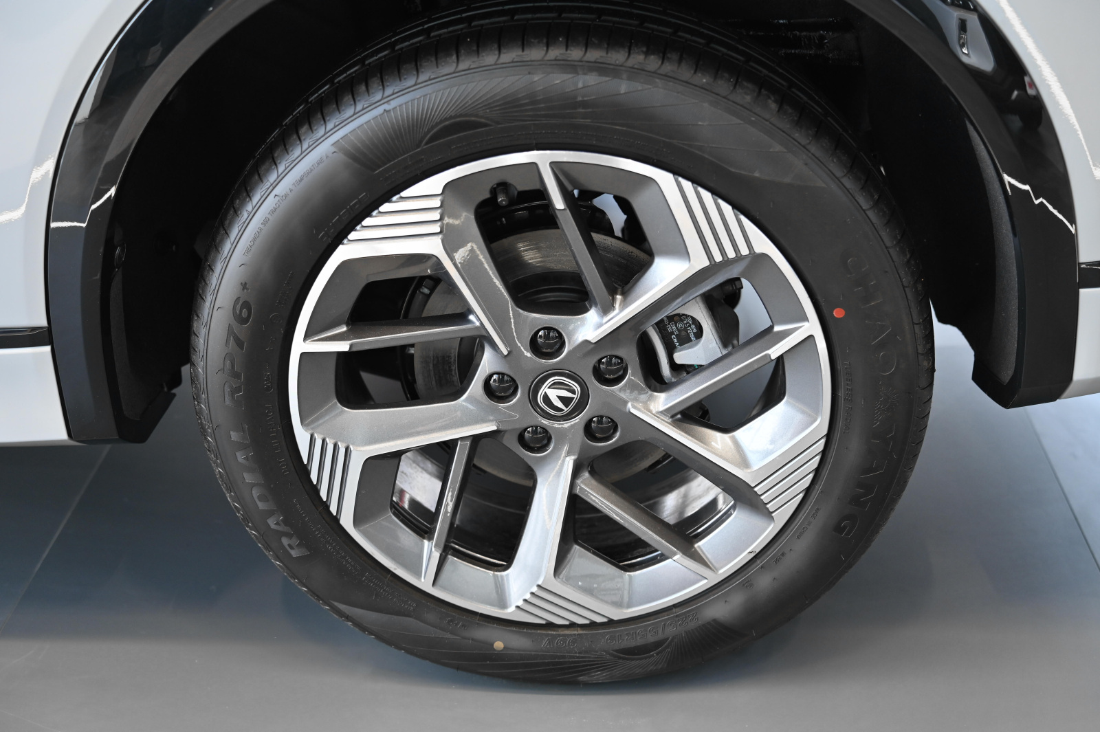 Changan CS75 Plus IV, Горный серый, 3358900 рублей, вид 7