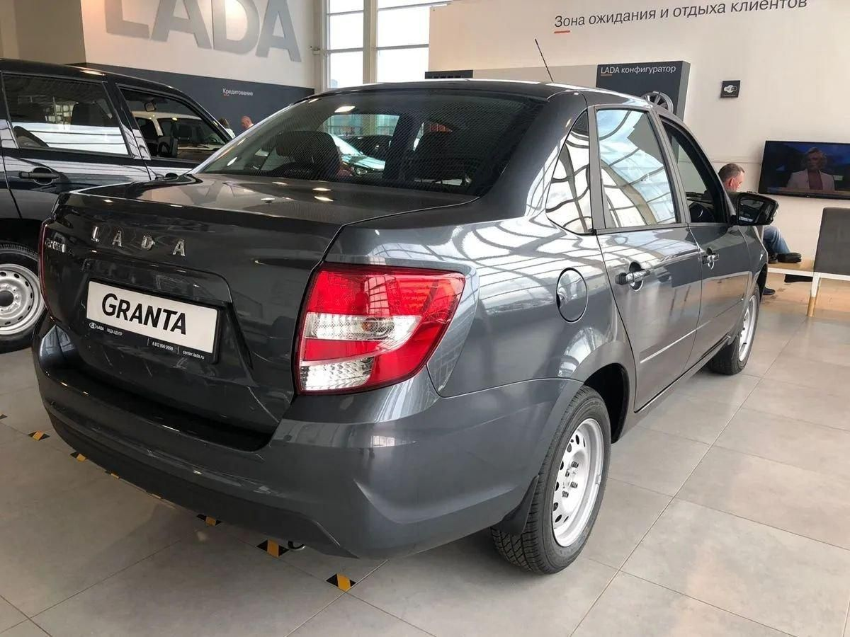 LADA Granta седан I Рестайлинг, Серебристо-темно-серый "Борнео" металлик, 824960 рублей, вид 3