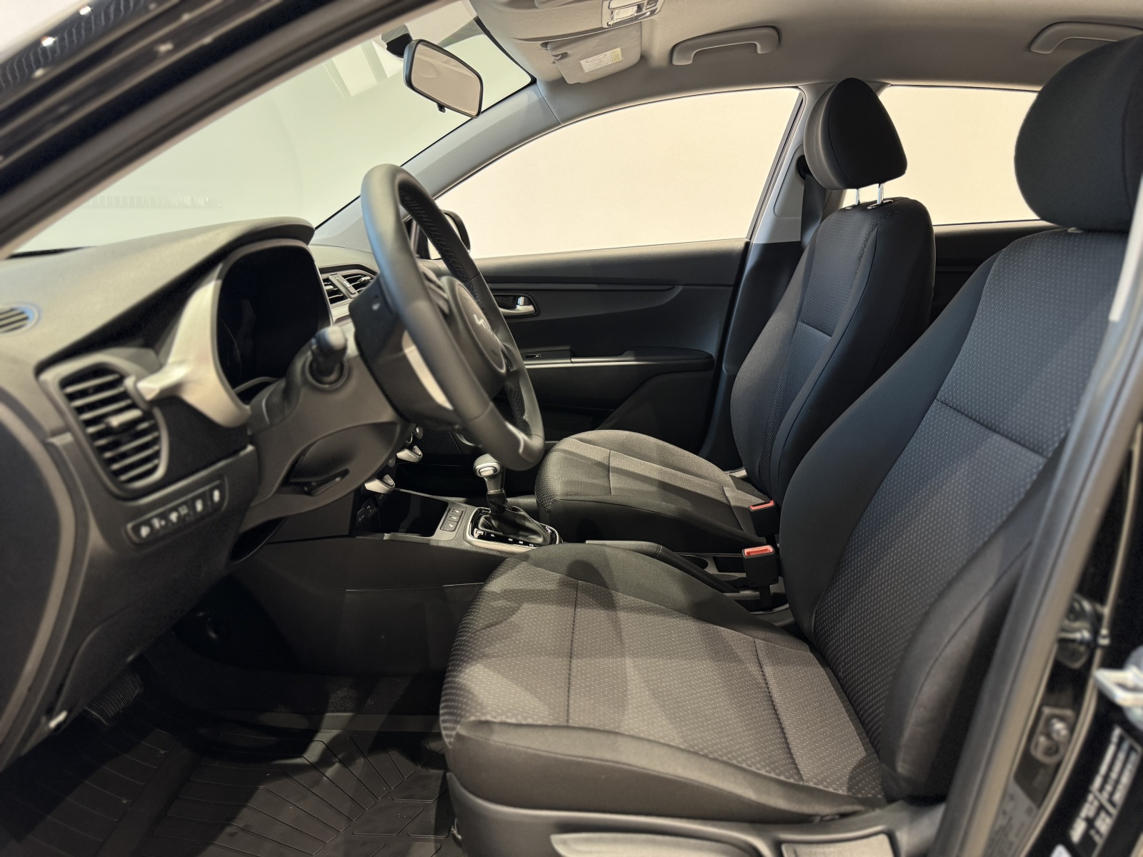 Solaris KRX I, Phantom Black, 2224000 рублей, вид 12