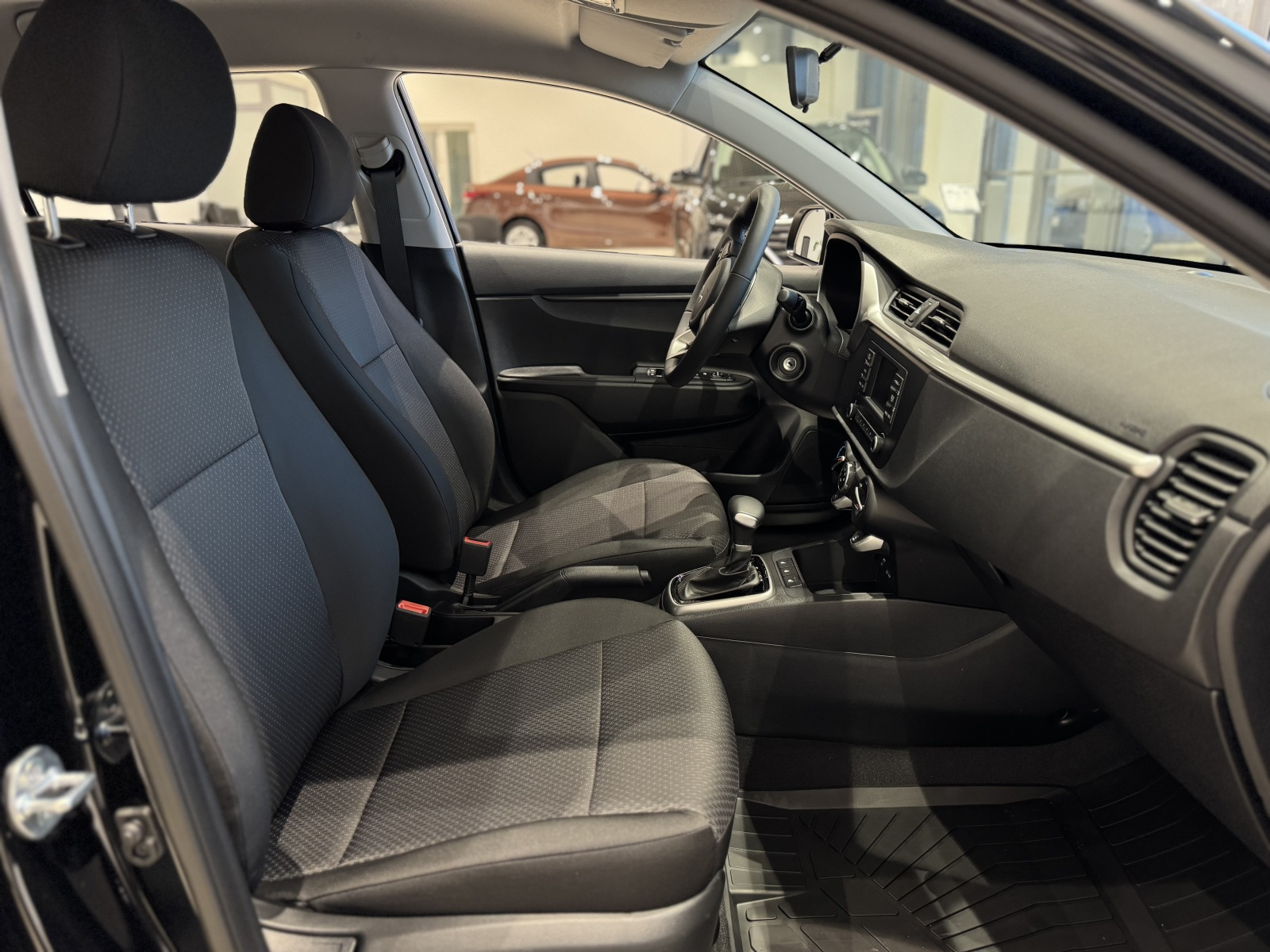 Solaris KRX I, Phantom Black, 2224000 рублей, вид 17