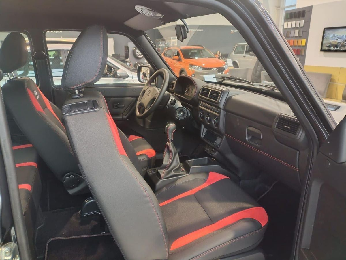 LADA Niva Legend Sport I, Серебристо-темно-серый "Борнео" металлик, 1343424 рублей, вид 6