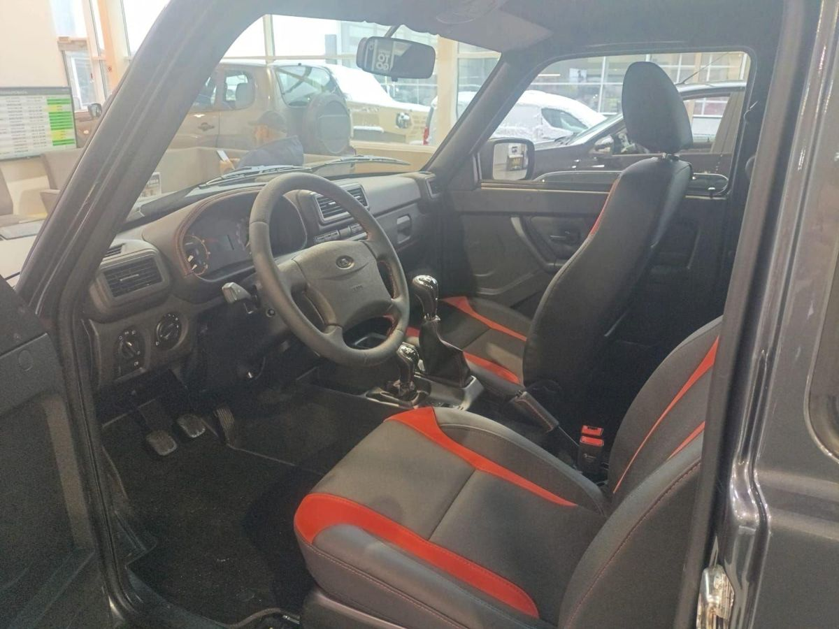 LADA Niva Legend Sport I, Серебристо-темно-серый "Борнео" металлик, 1343424 рублей, вид 7
