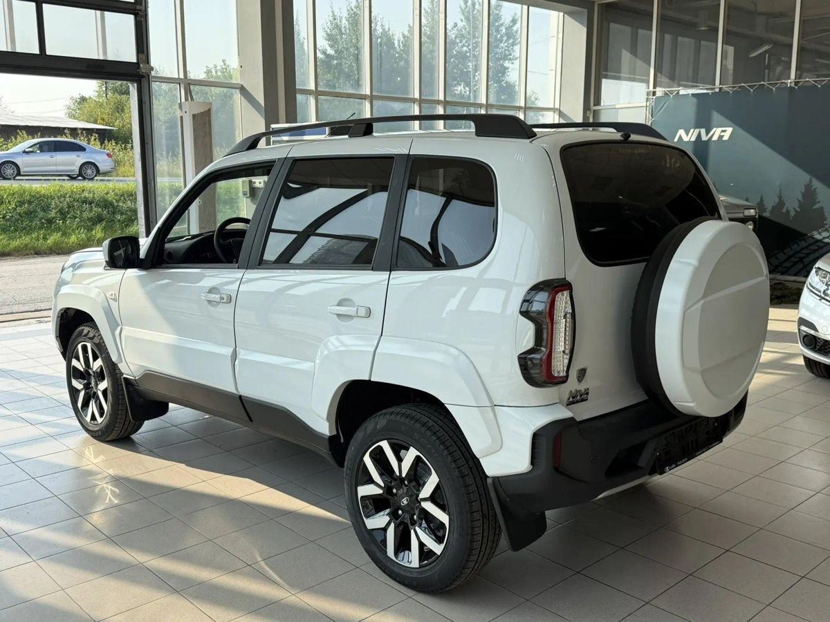 LADA Niva Travel I Рестайлинг, Белый "Ледниковый", 1436688 рублей, вид 5