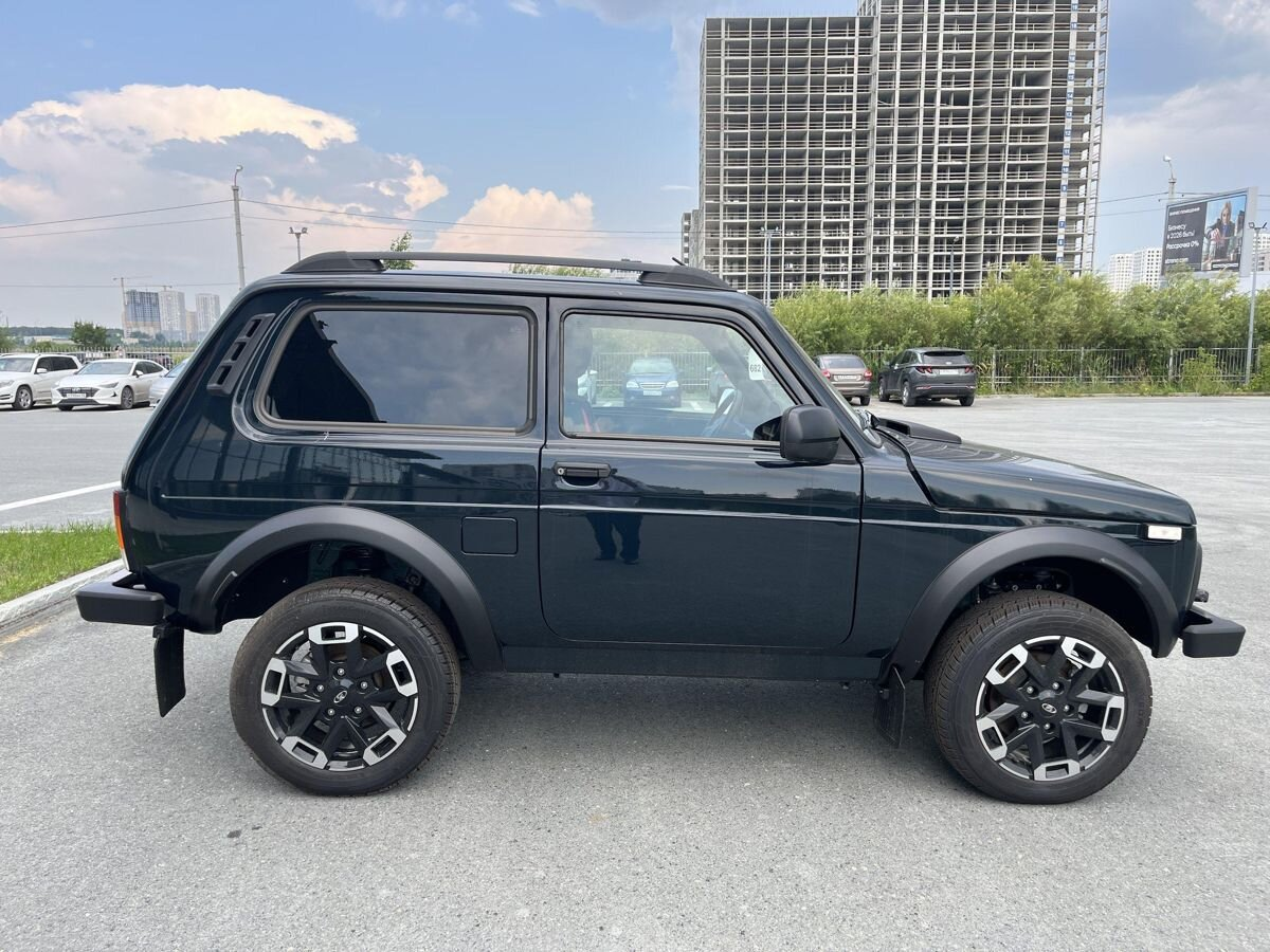 LADA Niva Legend Sport I, Темно-зеленый "Несси 2", 1313328 рублей, вид 4