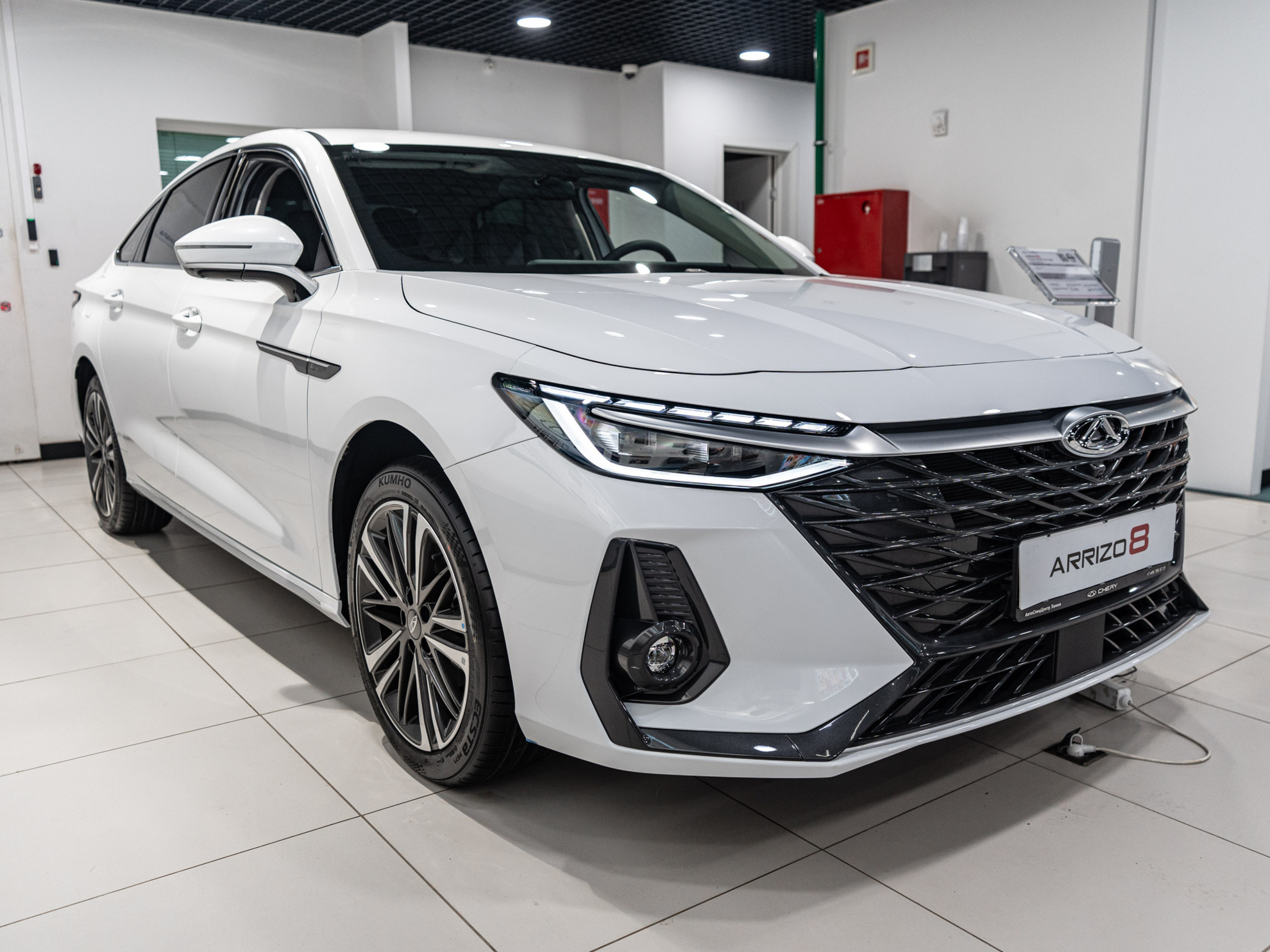Chery Arrizo 8 I, Искрящийся белый, 2360000 рублей, вид 3