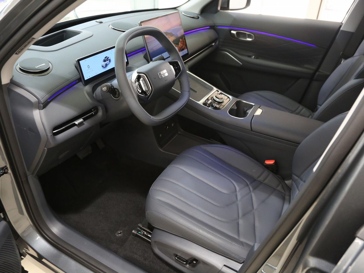 Geely EX5 Гибрид I, Pearl Silver / Серебристый металлик, 3229990 рублей, вид 5