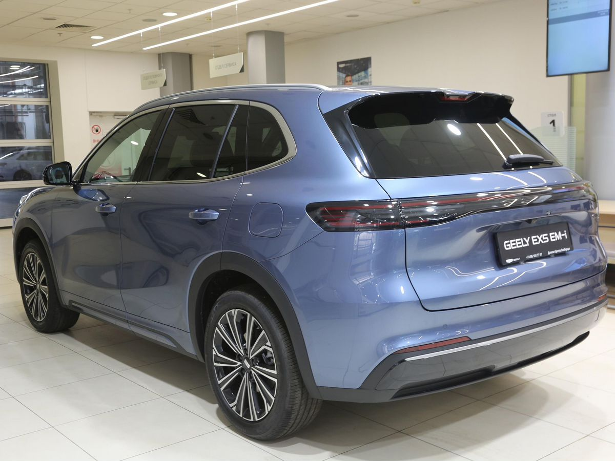 Geely EX5 Гибрид I, Indigo Blue / Синий металлик, 3229990 рублей, вид 5