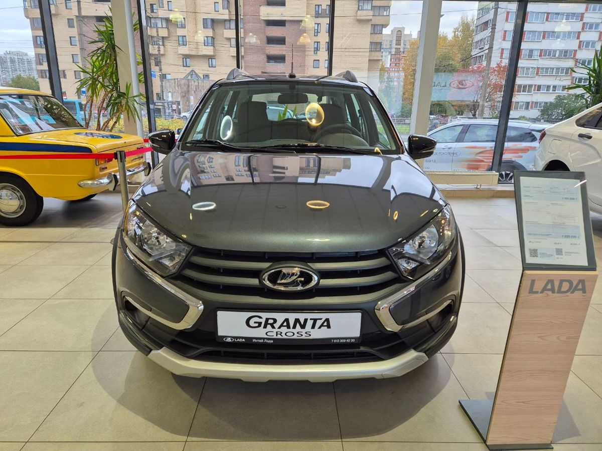 LADA Granta Cross I Рестайлинг, Серебристый "Платина" металлик, 1108800 рублей, вид 2