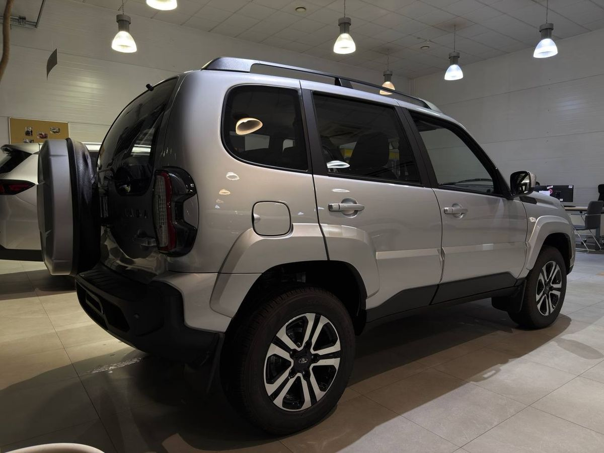LADA Niva Travel I Рестайлинг, Серебристый "Платина" металлик, 1463200 рублей, вид 5