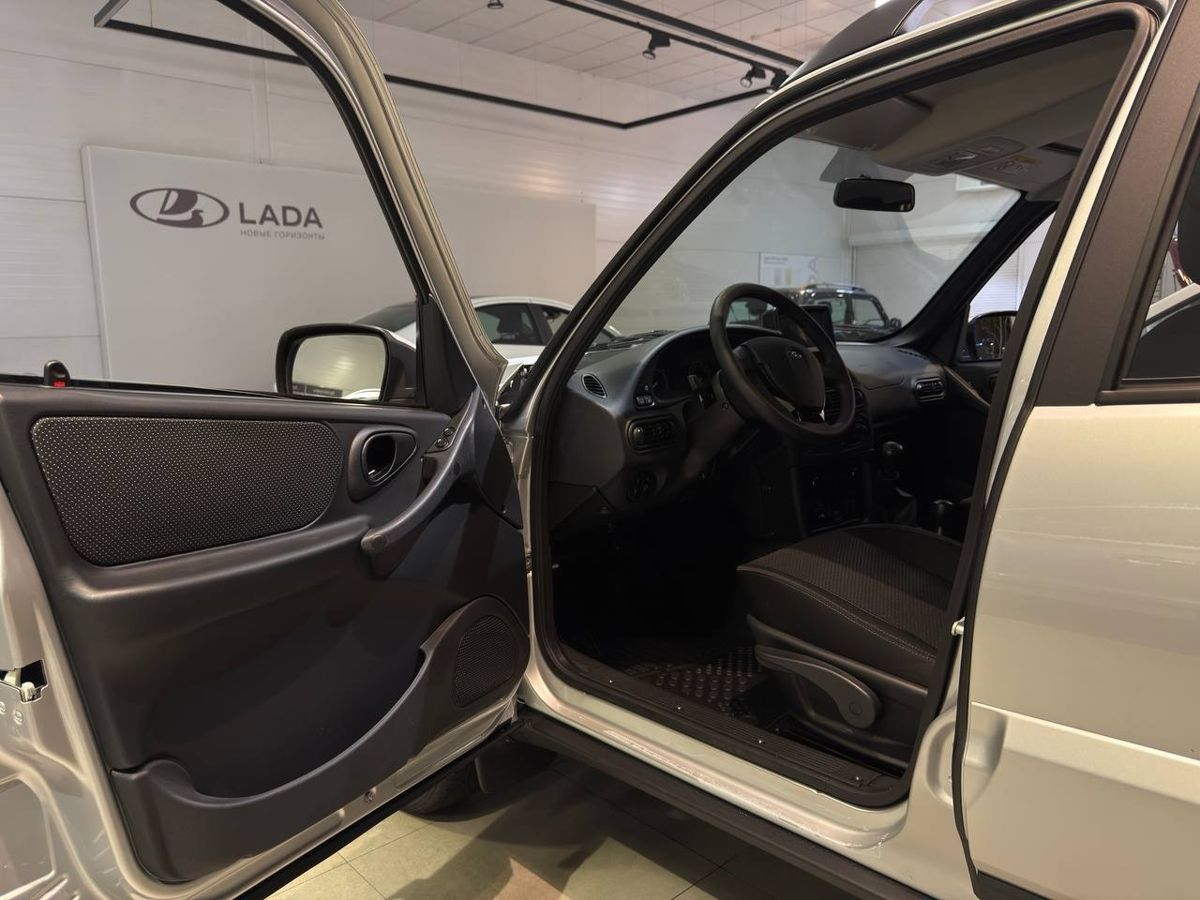 LADA Niva Travel I Рестайлинг, Серебристый "Платина" металлик, 1463200 рублей, вид 12