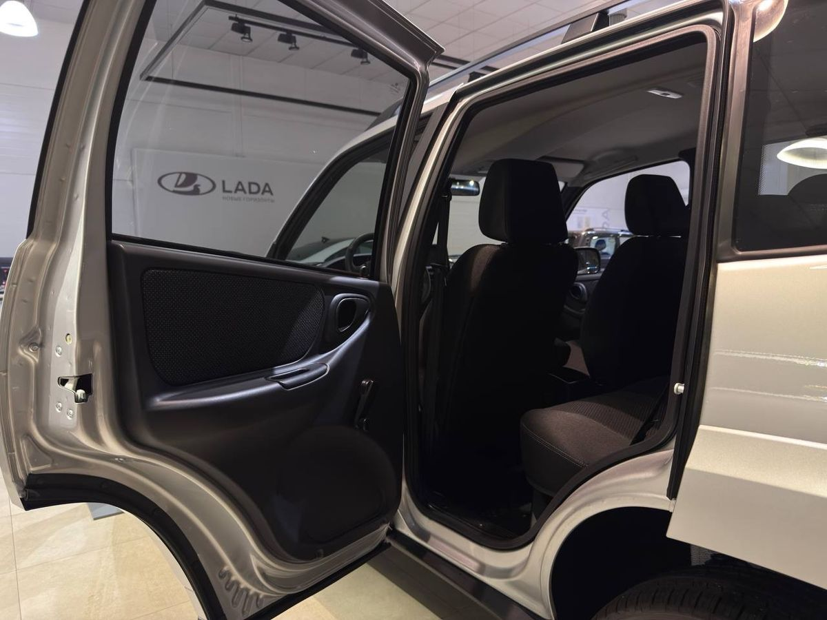 LADA Niva Travel I Рестайлинг, Серебристый "Платина" металлик, 1463200 рублей, вид 17