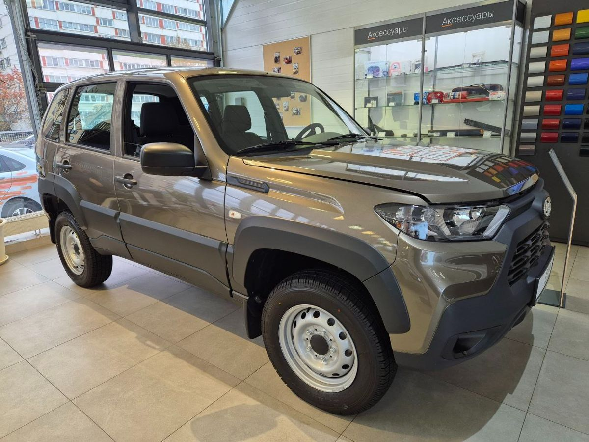 LADA Niva Travel I Рестайлинг, Золотисто-коричневый "Кориандр" металлик, 1463200 рублей, вид 2