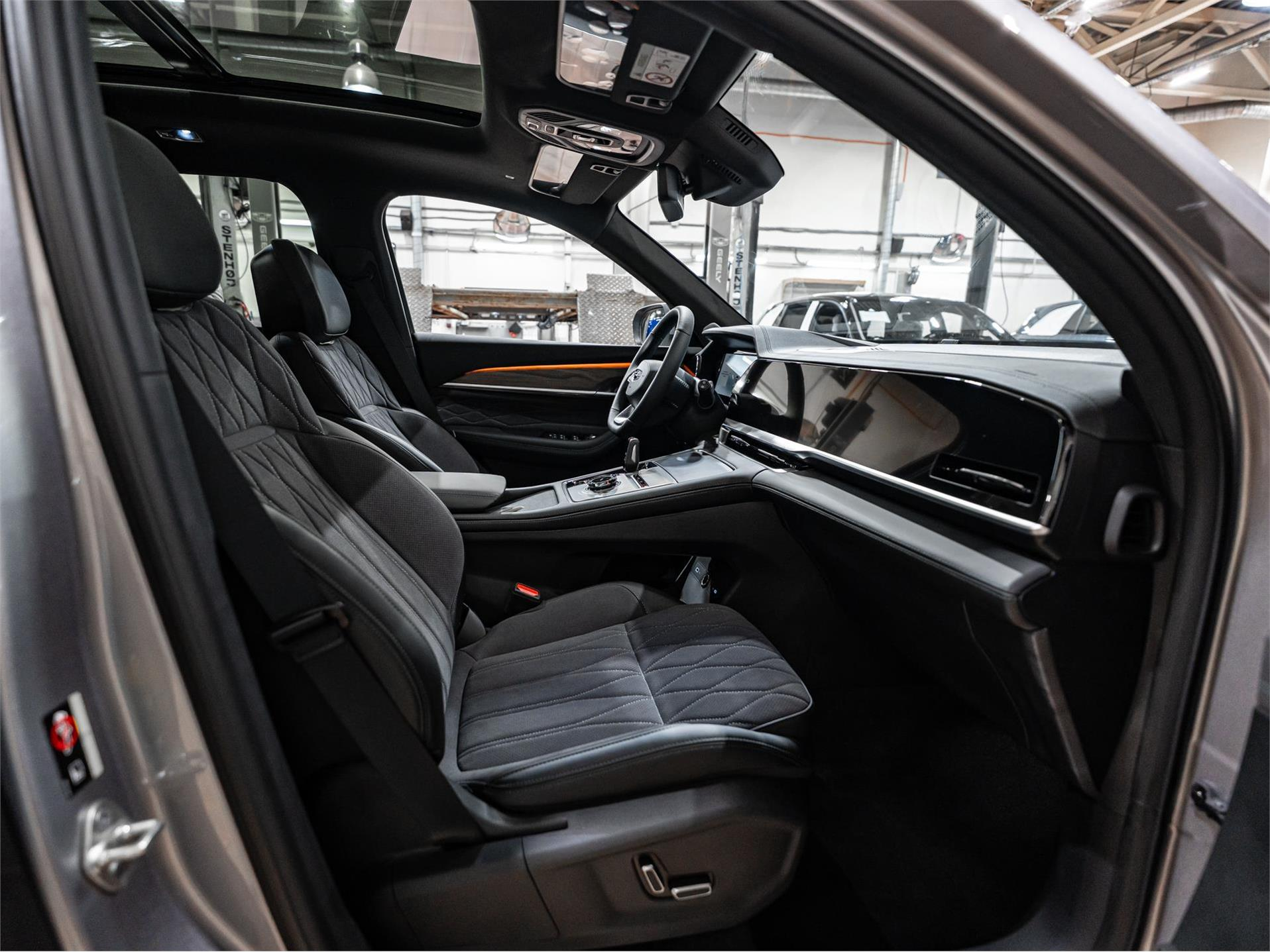 Geely Monjaro I, Aurora Silver / Серебристый металлик, 3474990 рублей, вид 20