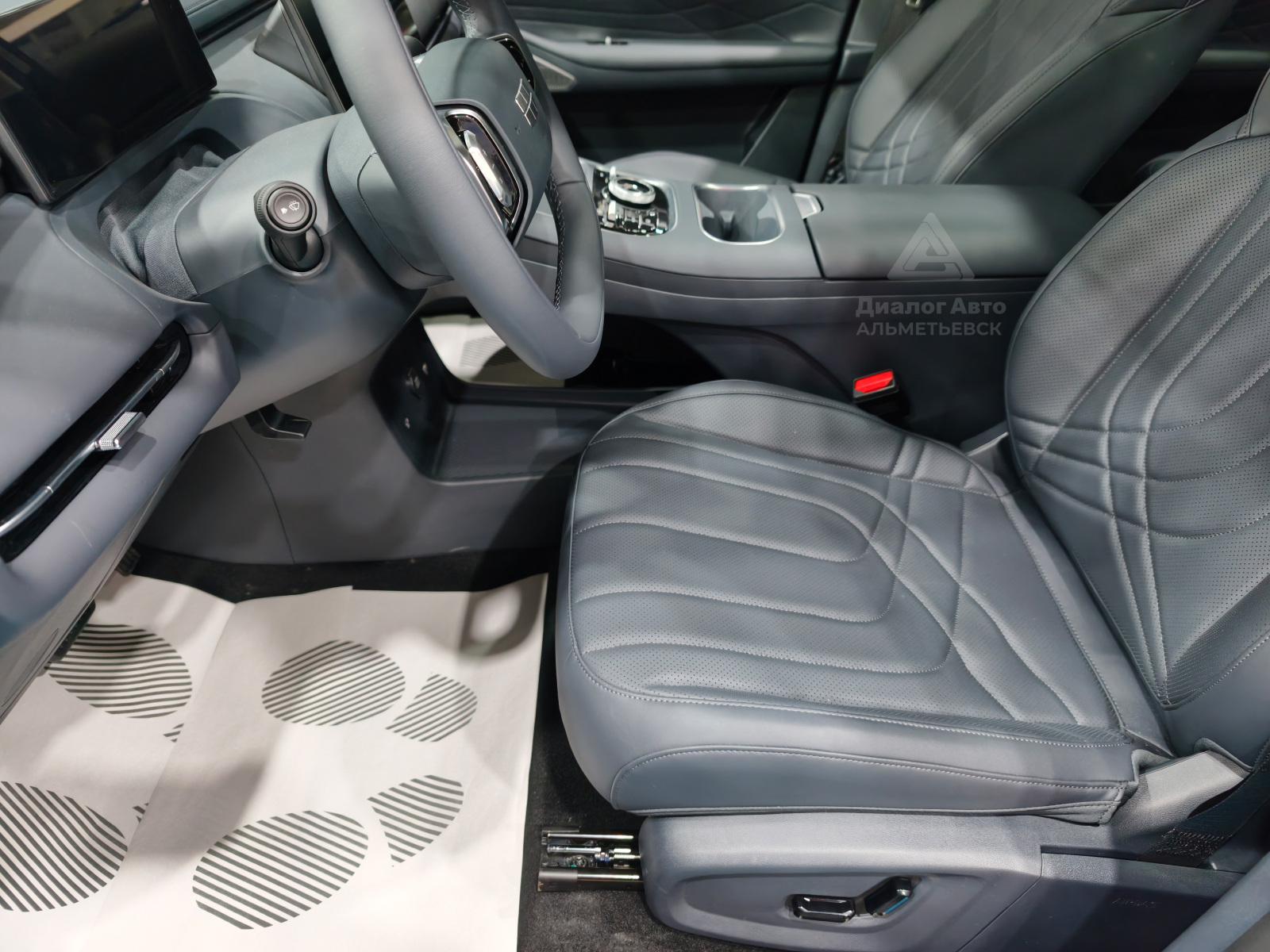 Geely EX5 Гибрид I, Ink Black / Черный металлик, 3959990 рублей, вид 7