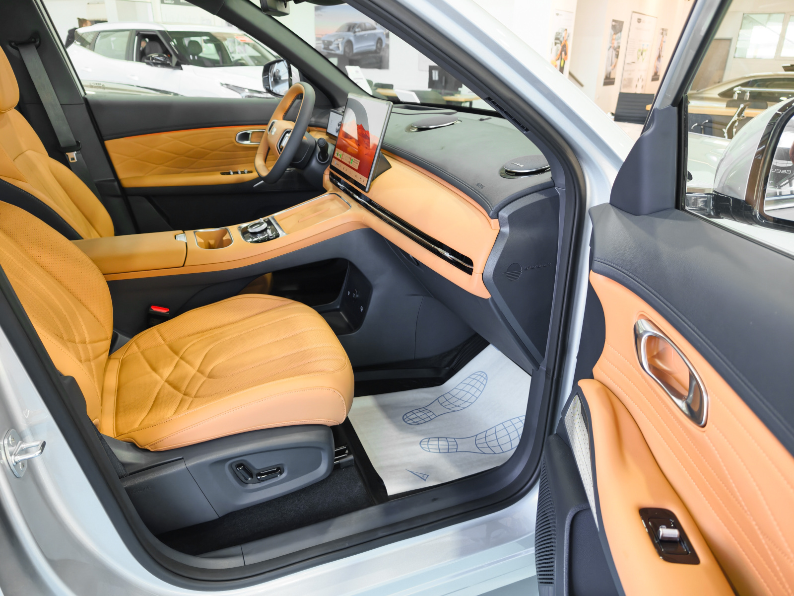 Geely EX5 Гибрид I, Pearl Silver / Серебристый металлик, 3959990 рублей, вид 12