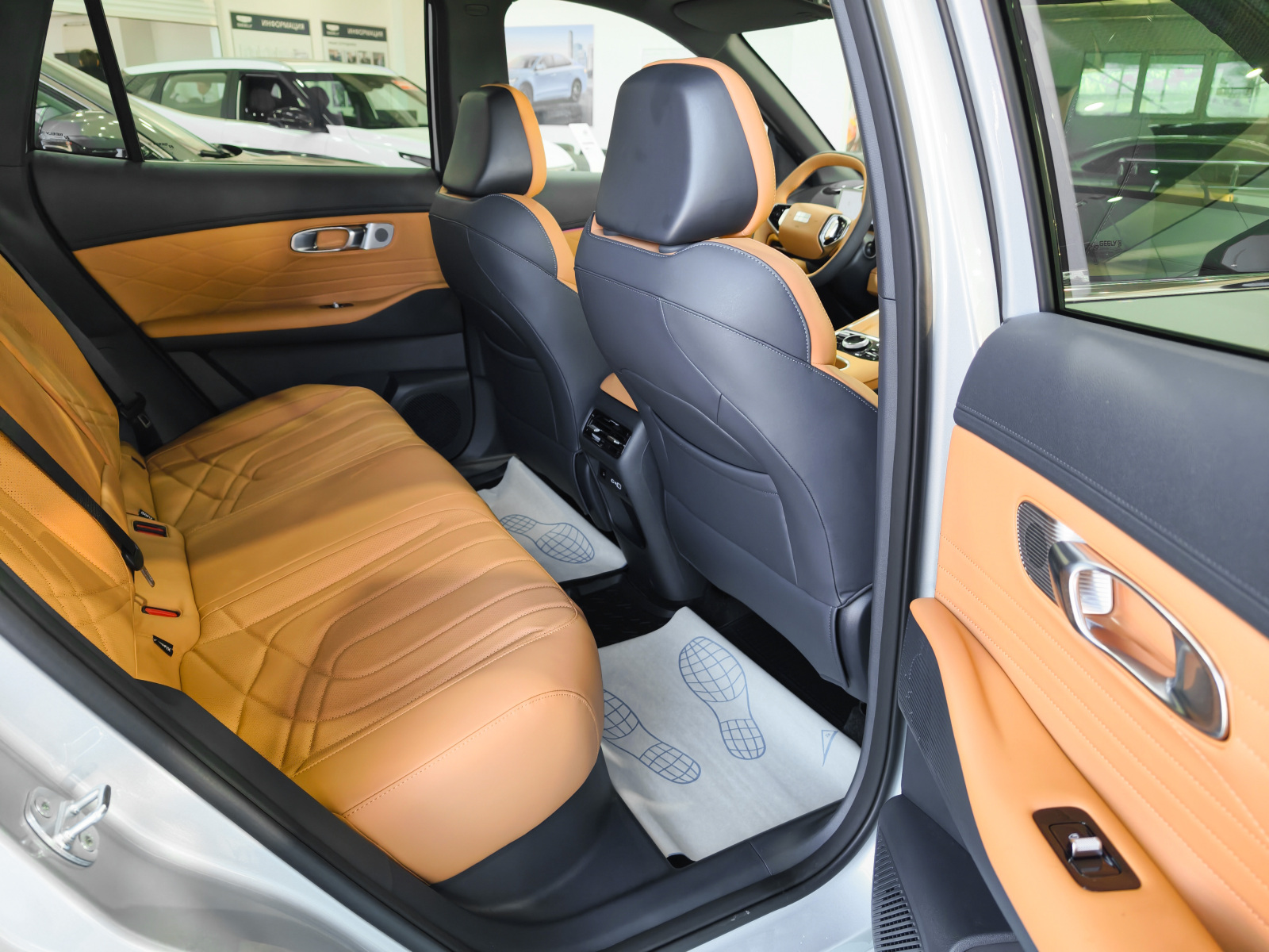 Geely EX5 Гибрид I, Pearl Silver / Серебристый металлик, 3959990 рублей, вид 13