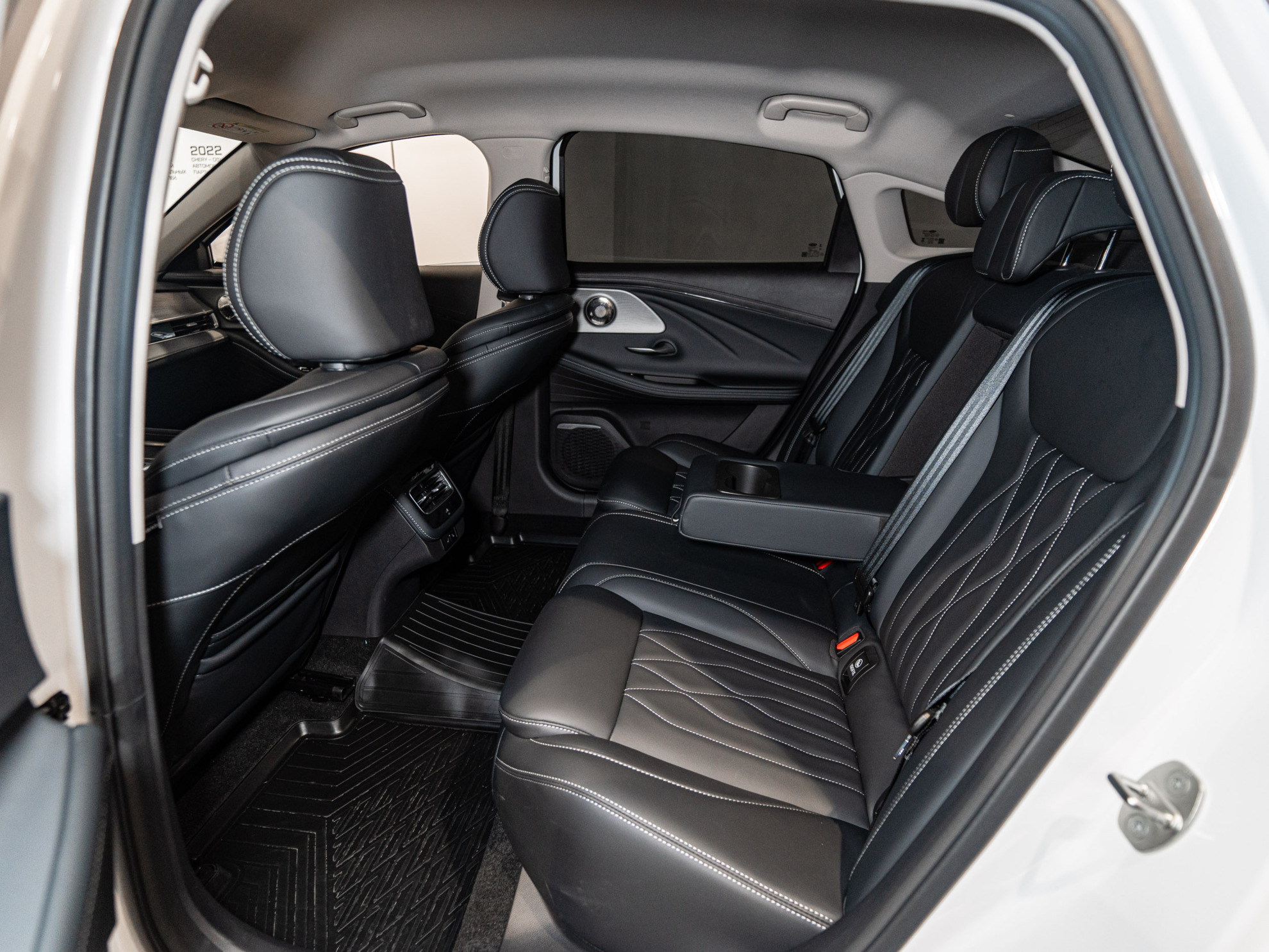 Chery Arrizo 8 I, Искрящийся белый, 2360000 рублей, вид 12