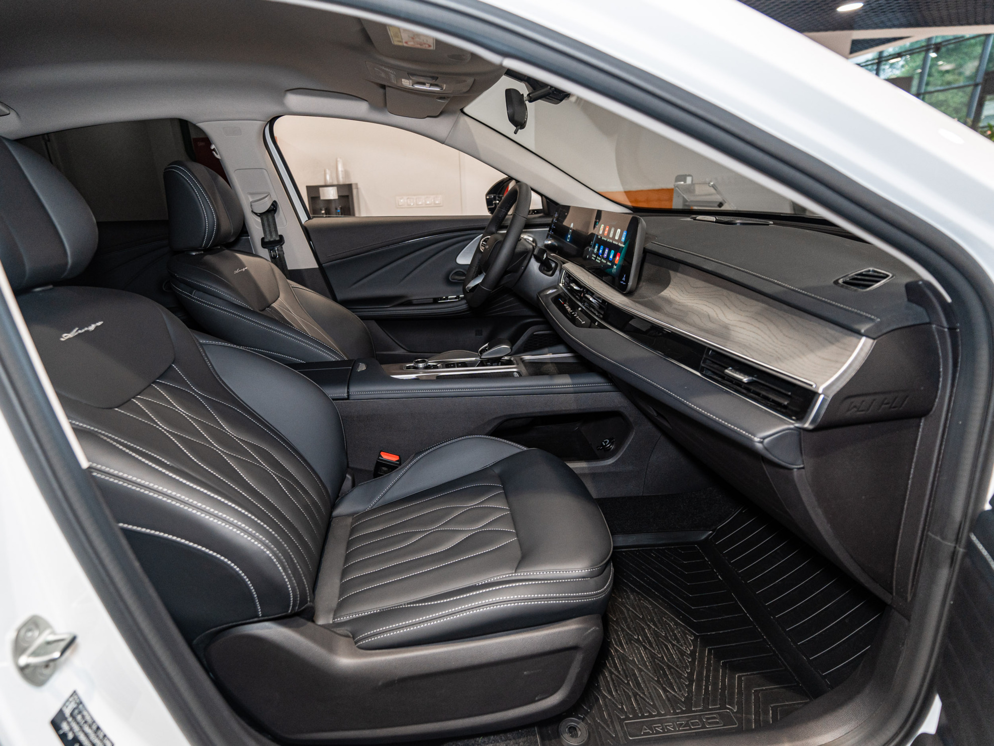 Chery Arrizo 8 I, Искрящийся белый, 2360000 рублей, вид 10