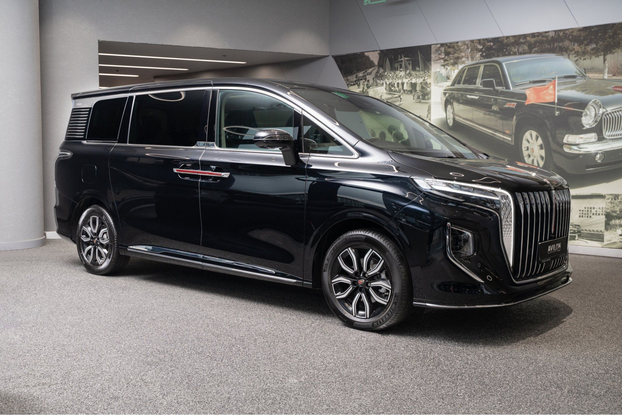 Hongqi HQ9 I, Черный / Dark Night, 6353780 рублей, вид 3