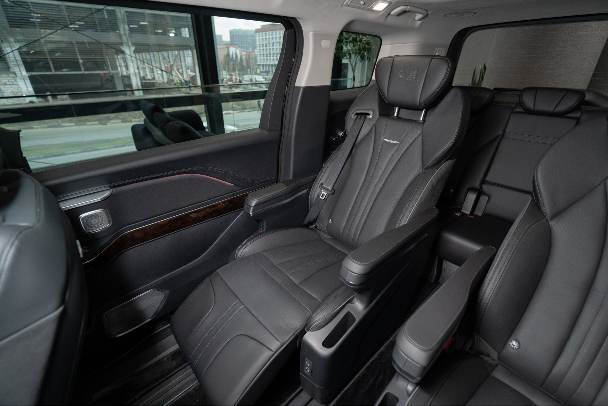 Hongqi HQ9 I, Черный / Dark Night, 6353780 рублей, вид 12