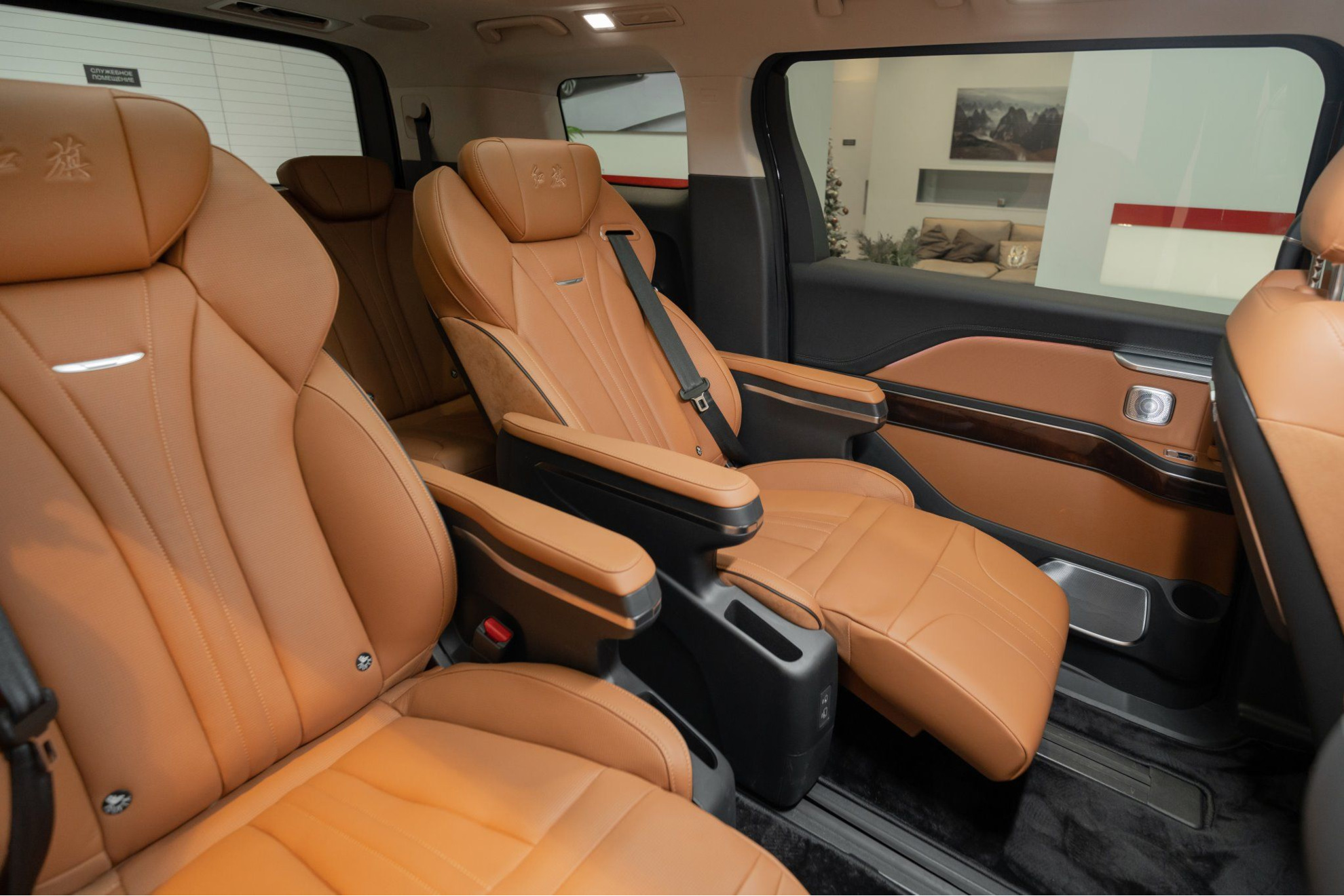 Hongqi HQ9 I, Серый / Quantum Silver Gray, 6136000 рублей, вид 3