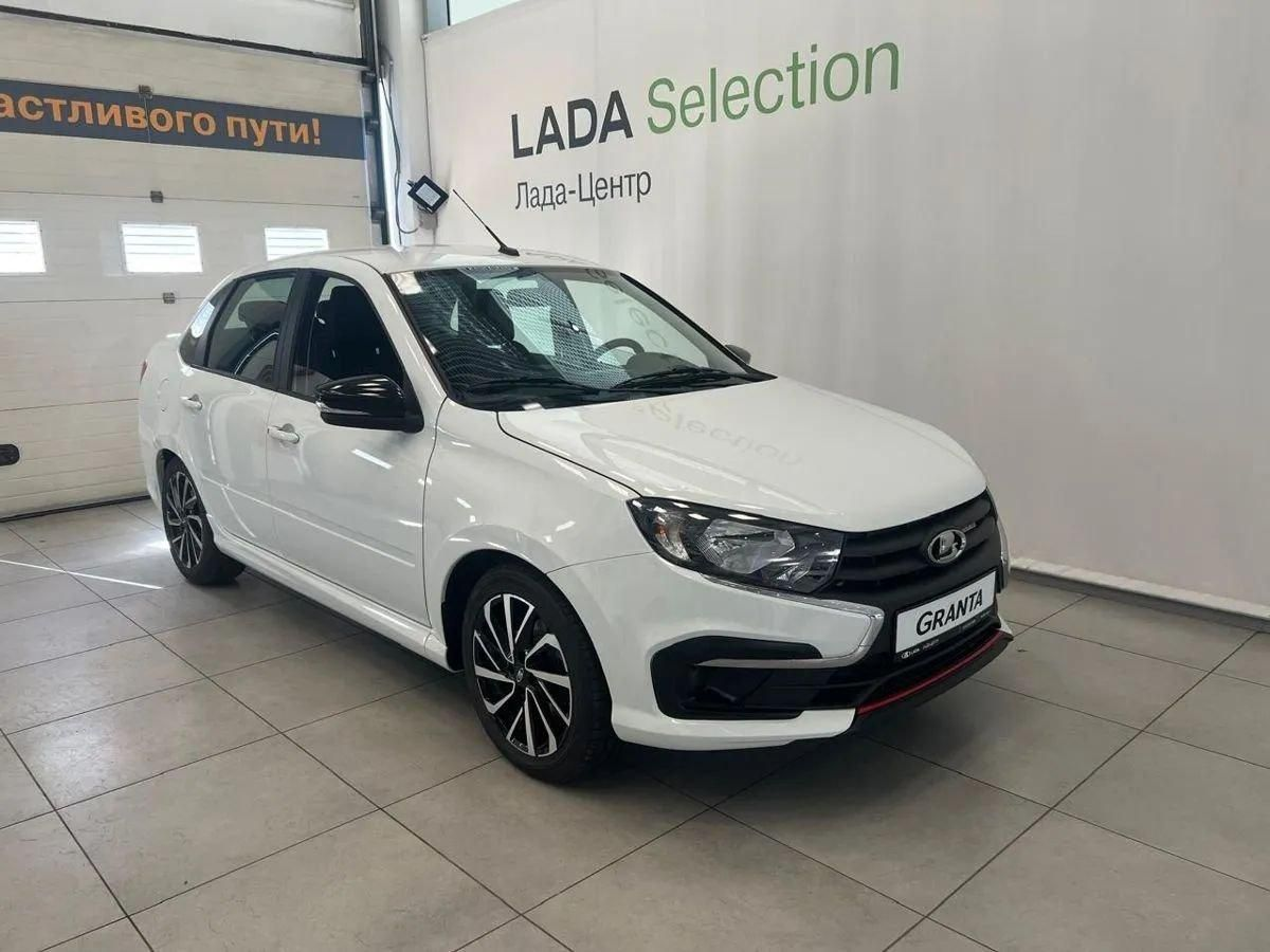 LADA Granta Sport седан I Рестайлинг, Белый "Ледниковый", 1186904 рублей, вид 2