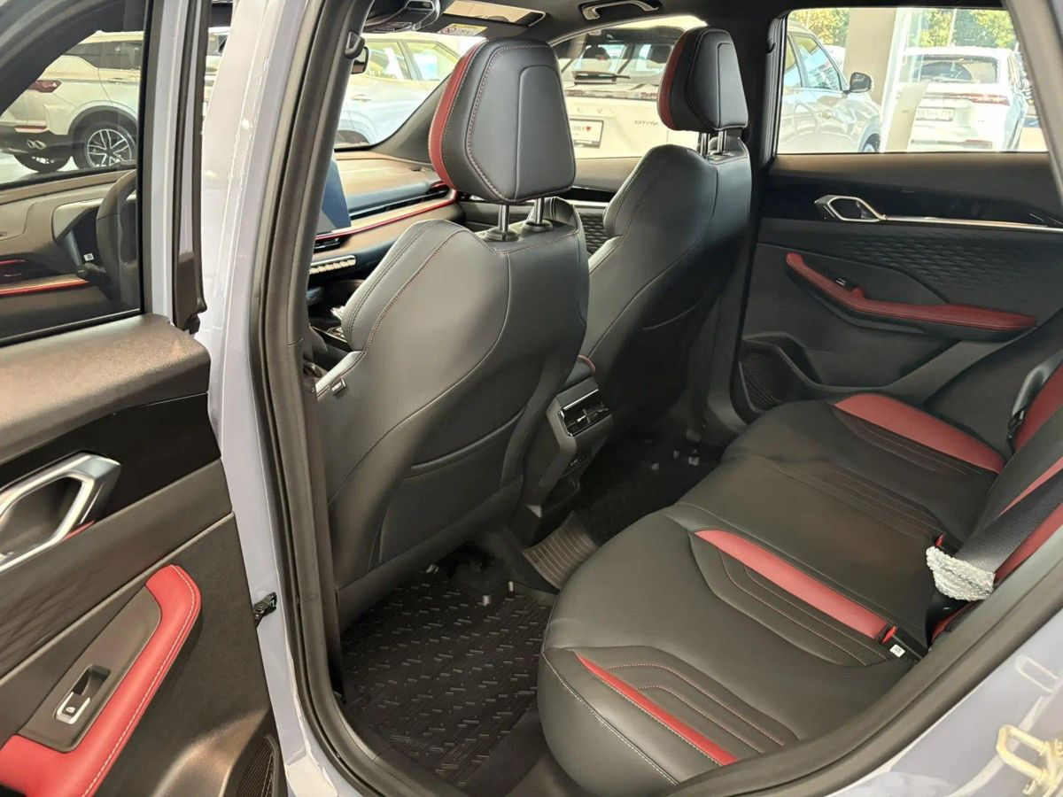 Geely Coolray I Рестайлинг 2, Unicorn Grey / Лиловый перламутр, 2350000 рублей, вид 15