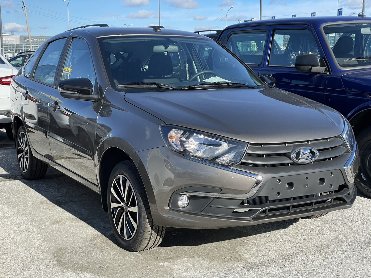 LADA Granta лифтбек I Рестайлинг, Золотисто-коричневый "Кориандр" металлик, 1264000 рублей, вид 4