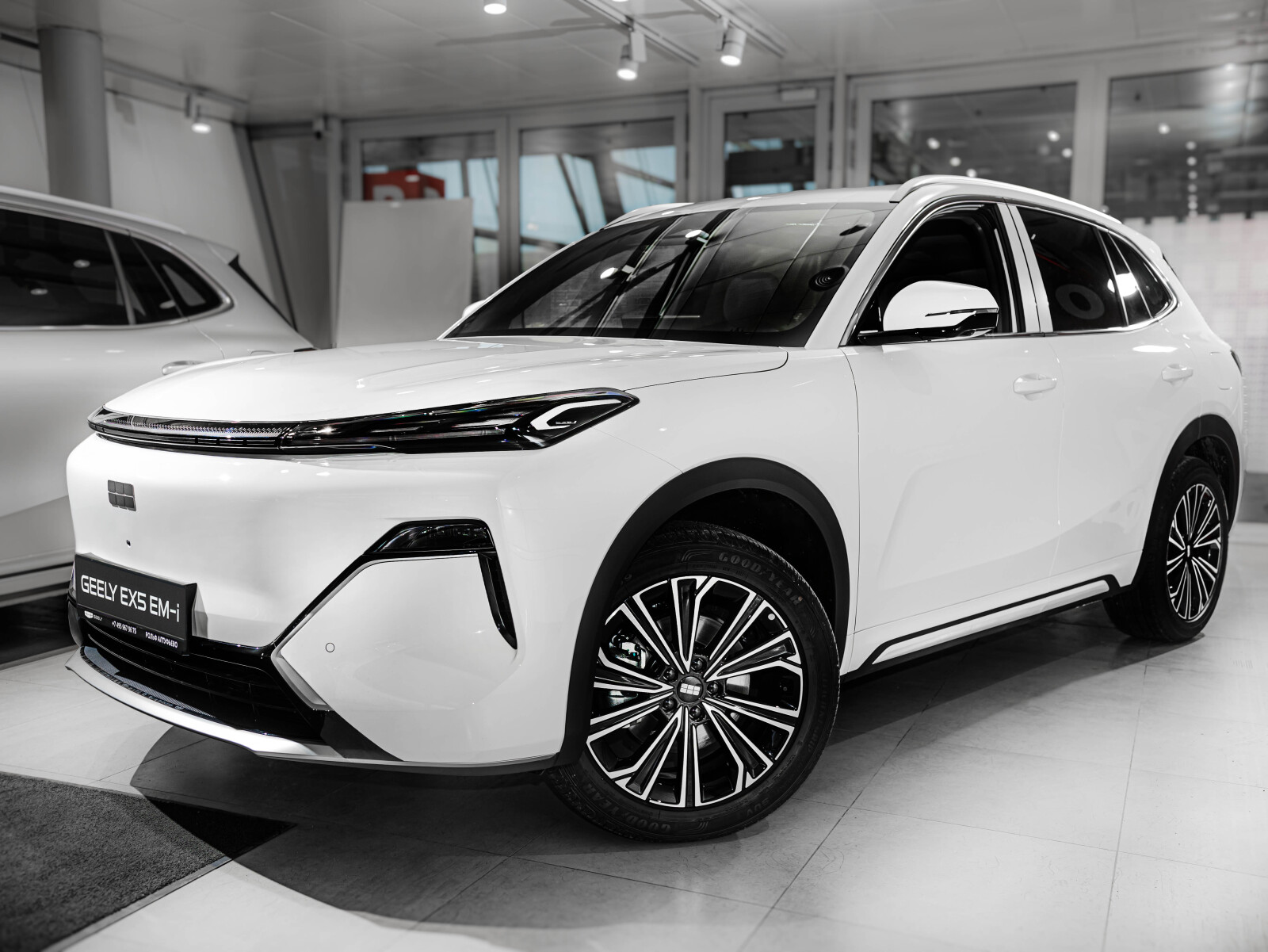Geely EX5 Гибрид I, Crystal White / Белый, 3259990 рублей, вид 2