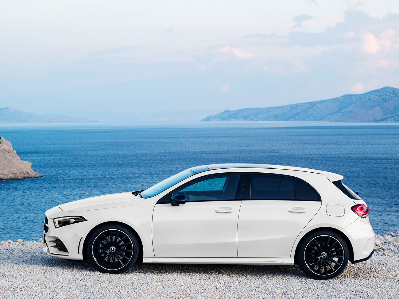 Мерседес а класс. Mercedes-Benz a-class (w177). Mercedes a-class w177 a200. Мерседес 200. Мерседес а200 хэтчбек 2018
