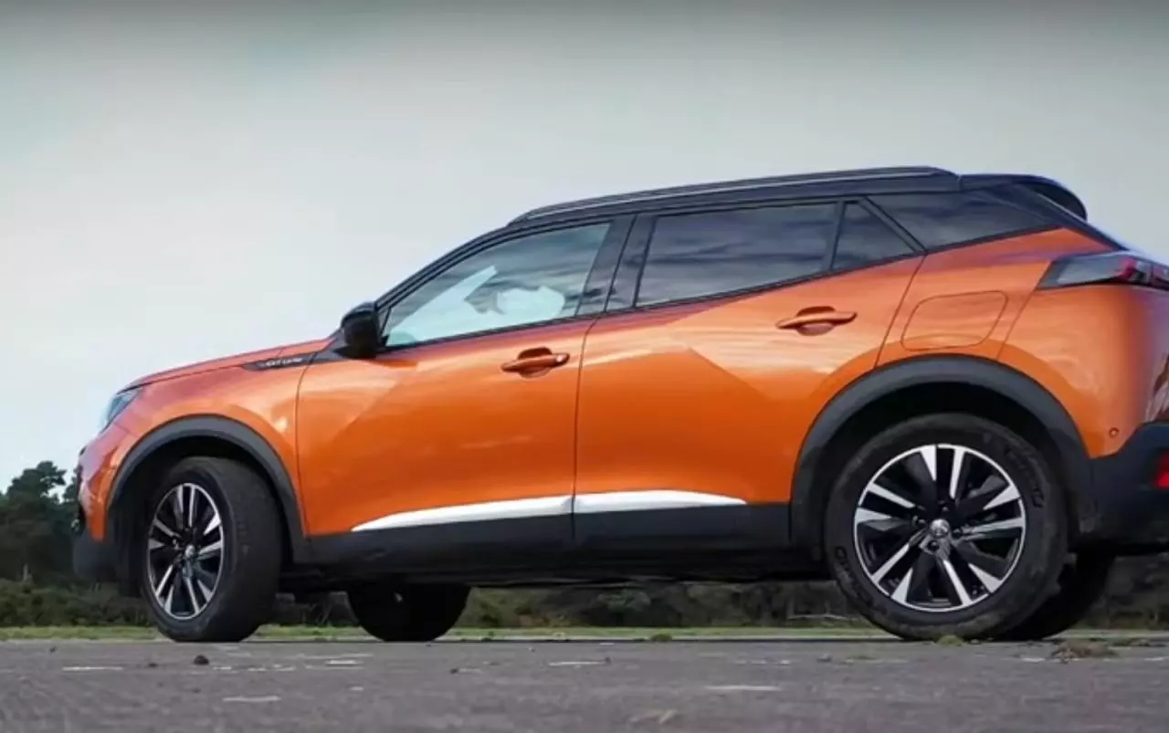 
                                                    Peugeot 4008 1.6 AT 