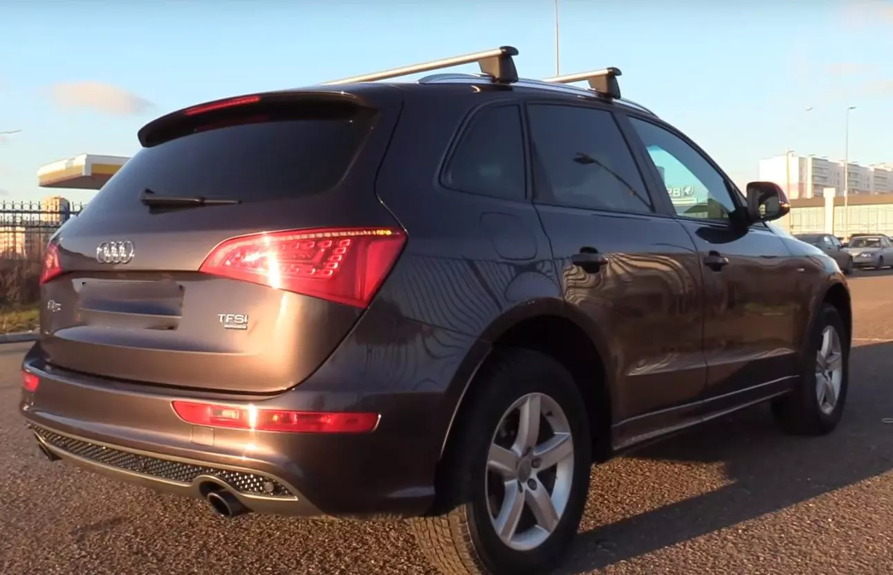 
                                                    Audi Q5  