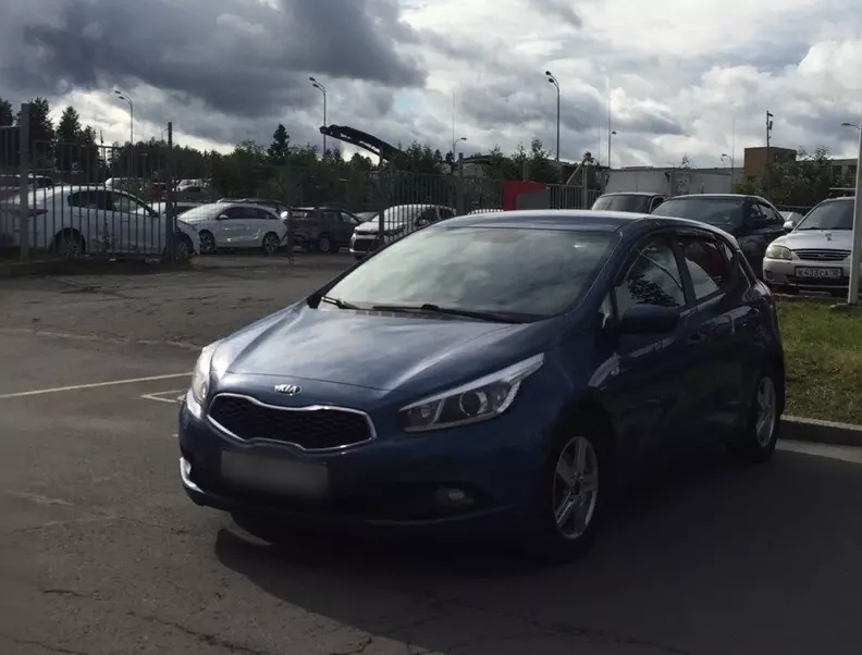 
                                                    KIA Ceed  
