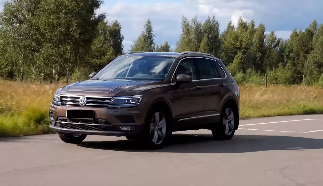 
                                                    Volkswagen Tiguan  