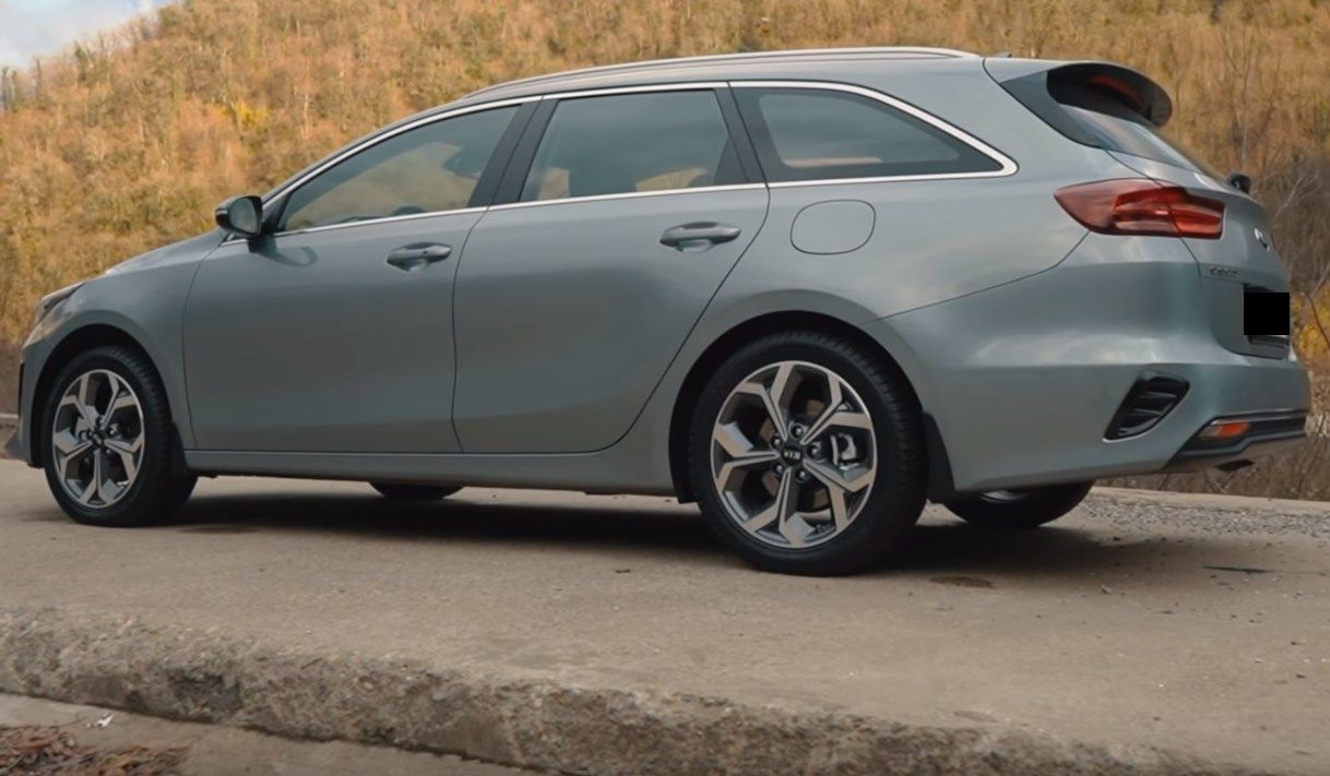 Просторный семейный автомобиль